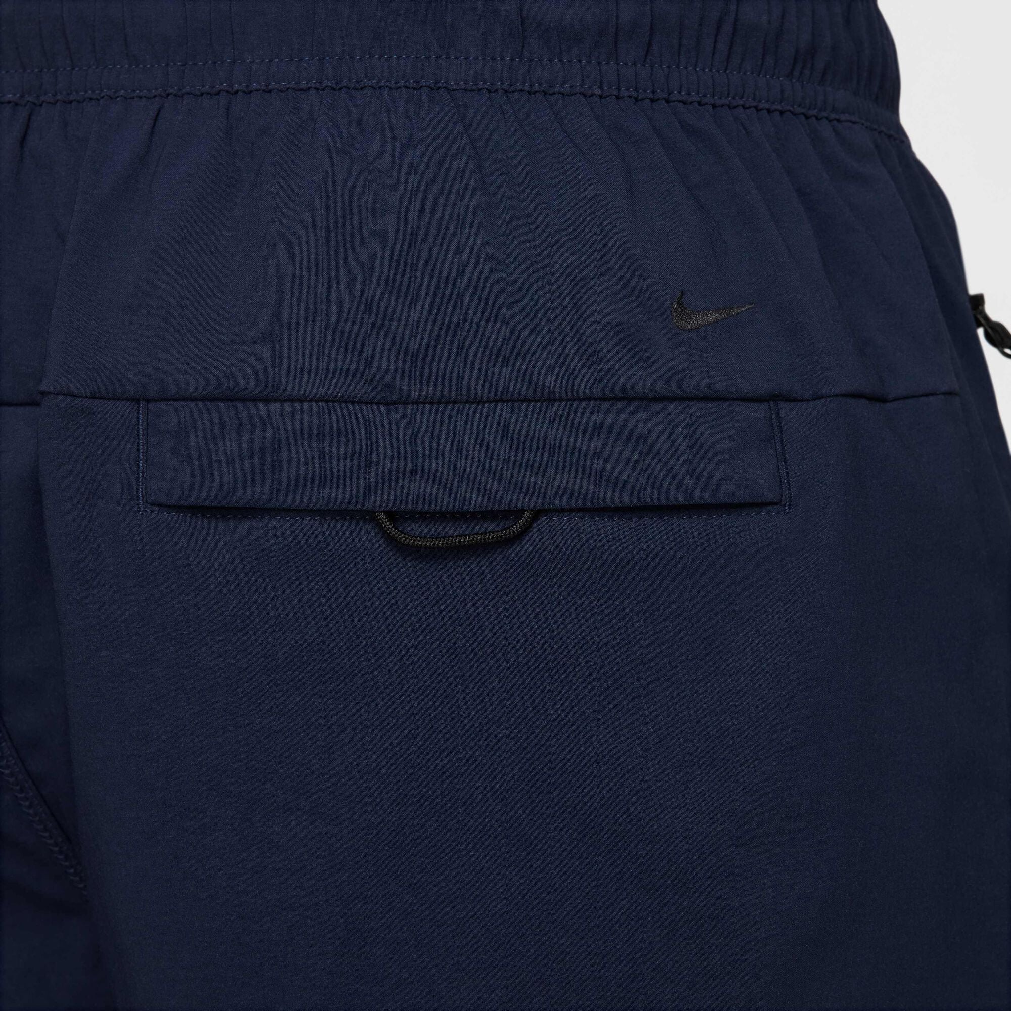 Мъжки къс панталон Nike Tech Woven Shorts - HQ0470-451 детайл заден джоб