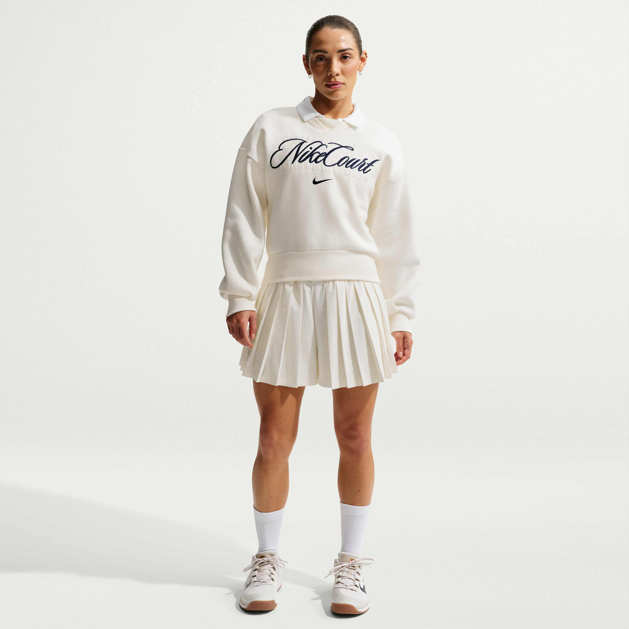 Дамски къс панталон Nike Court Collection Dri-FIT High-Waisted Tennis Shorts - IB0769-133 модел отпред