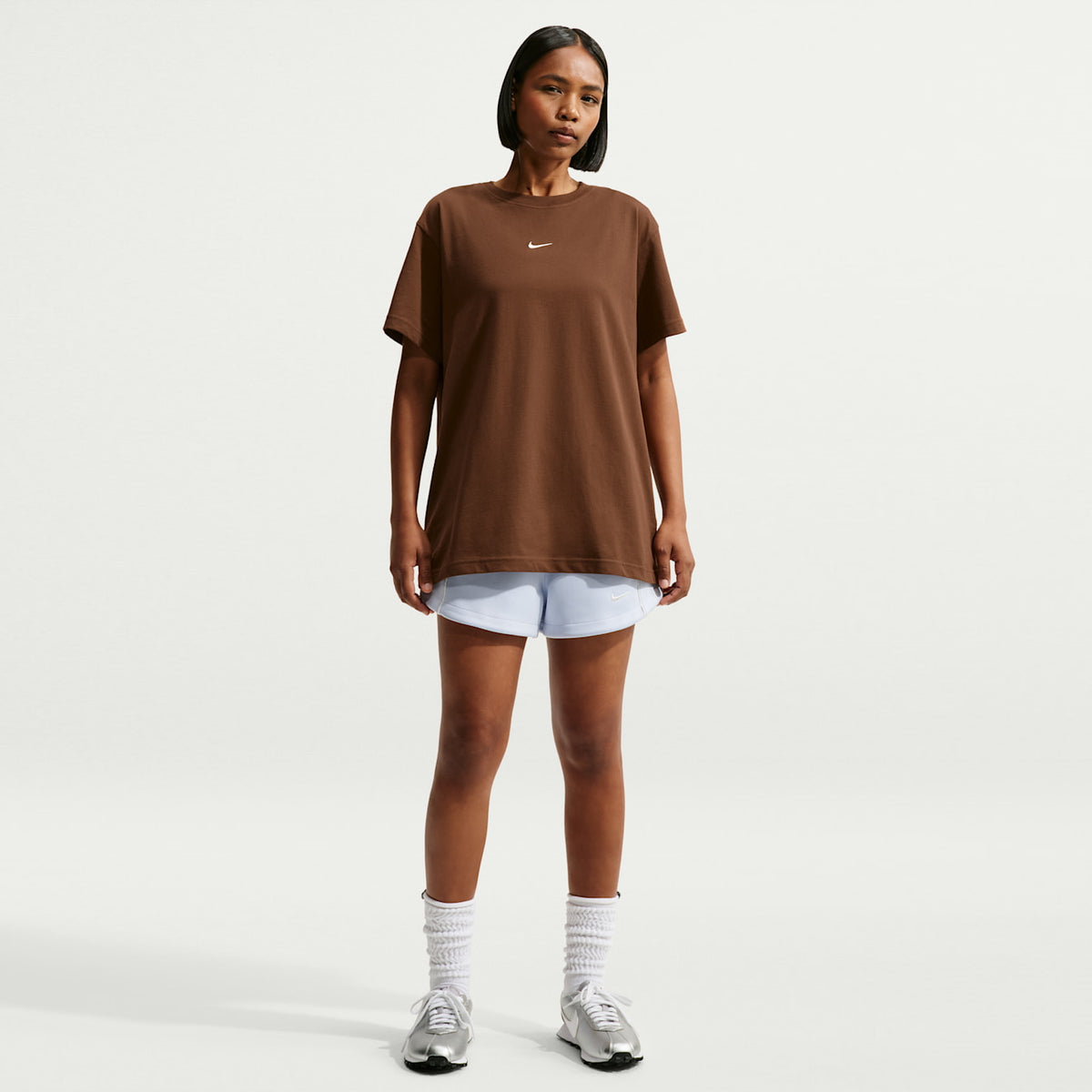 Дамска тениска Nike Sportswear Classic Oversized T-Shirt – IH7601-259 модел отпред