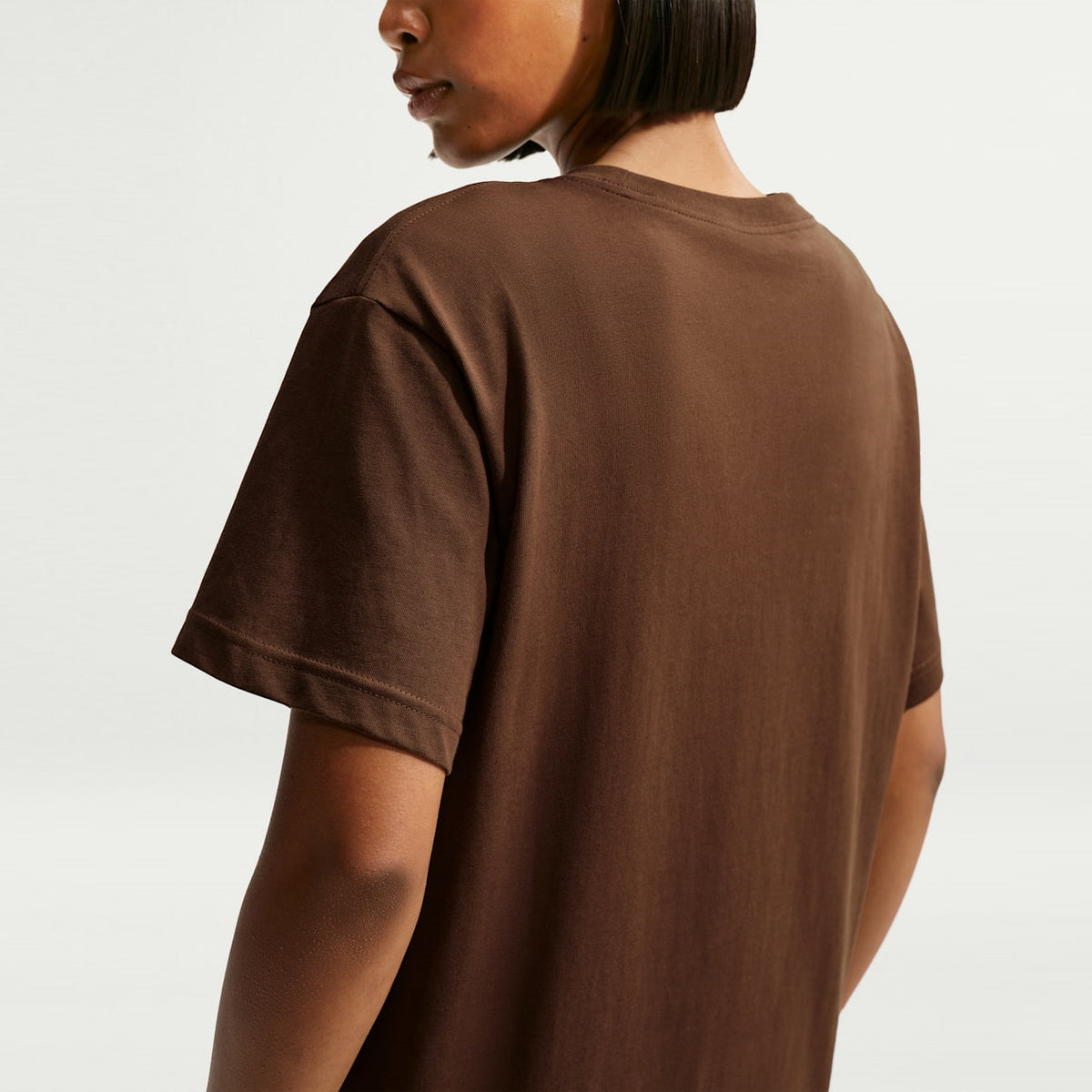 Дамска тениска Nike Sportswear Classic Oversized T-Shirt – IH7601-259 отзад