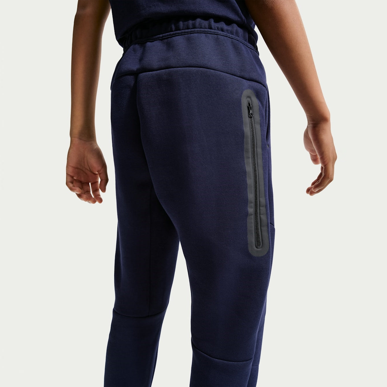 Детски панталон Nike F.C. Barcelona Tech Fleece Football Pants - II3728-498 отзад