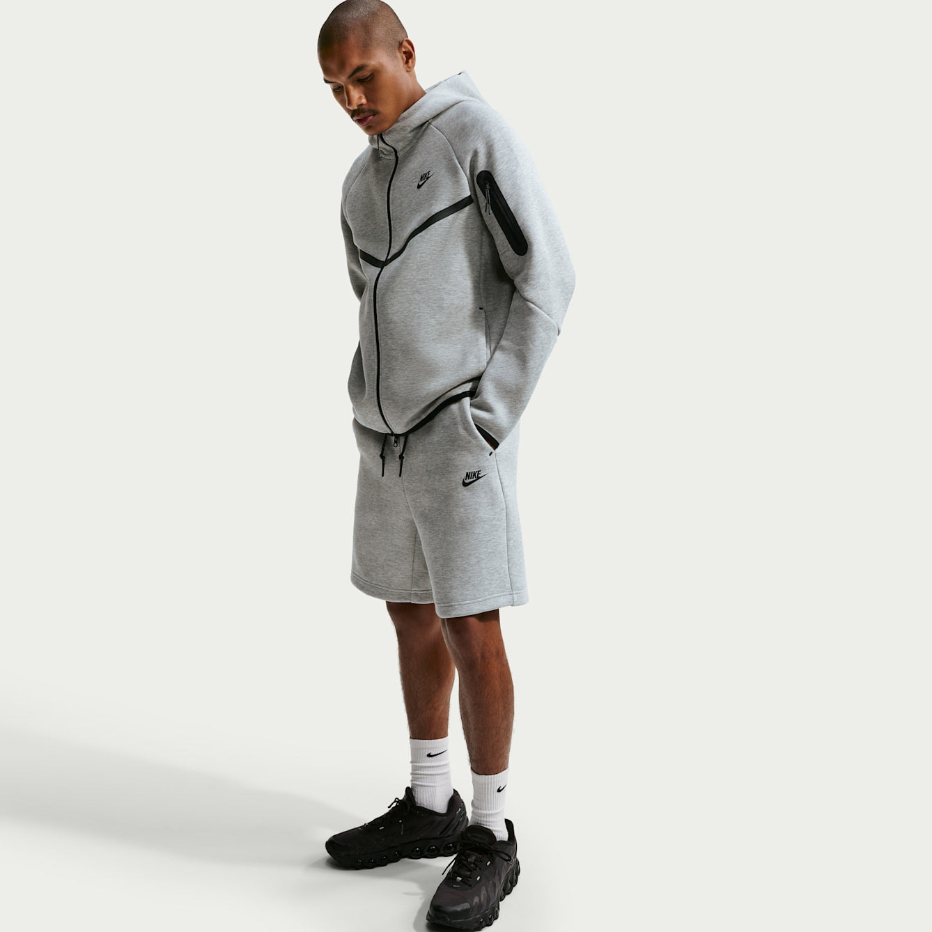 Мъжки къс панталон Nike Tech Fleece Shorts - IM0693-010 модел