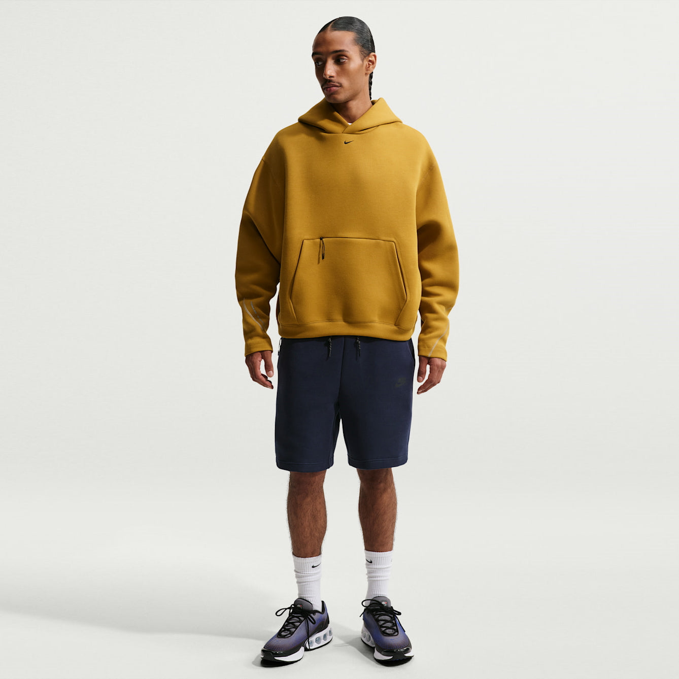 Мъжки къс панталон Nike Tech Fleece Shorts - IM0693-451 модел отпред