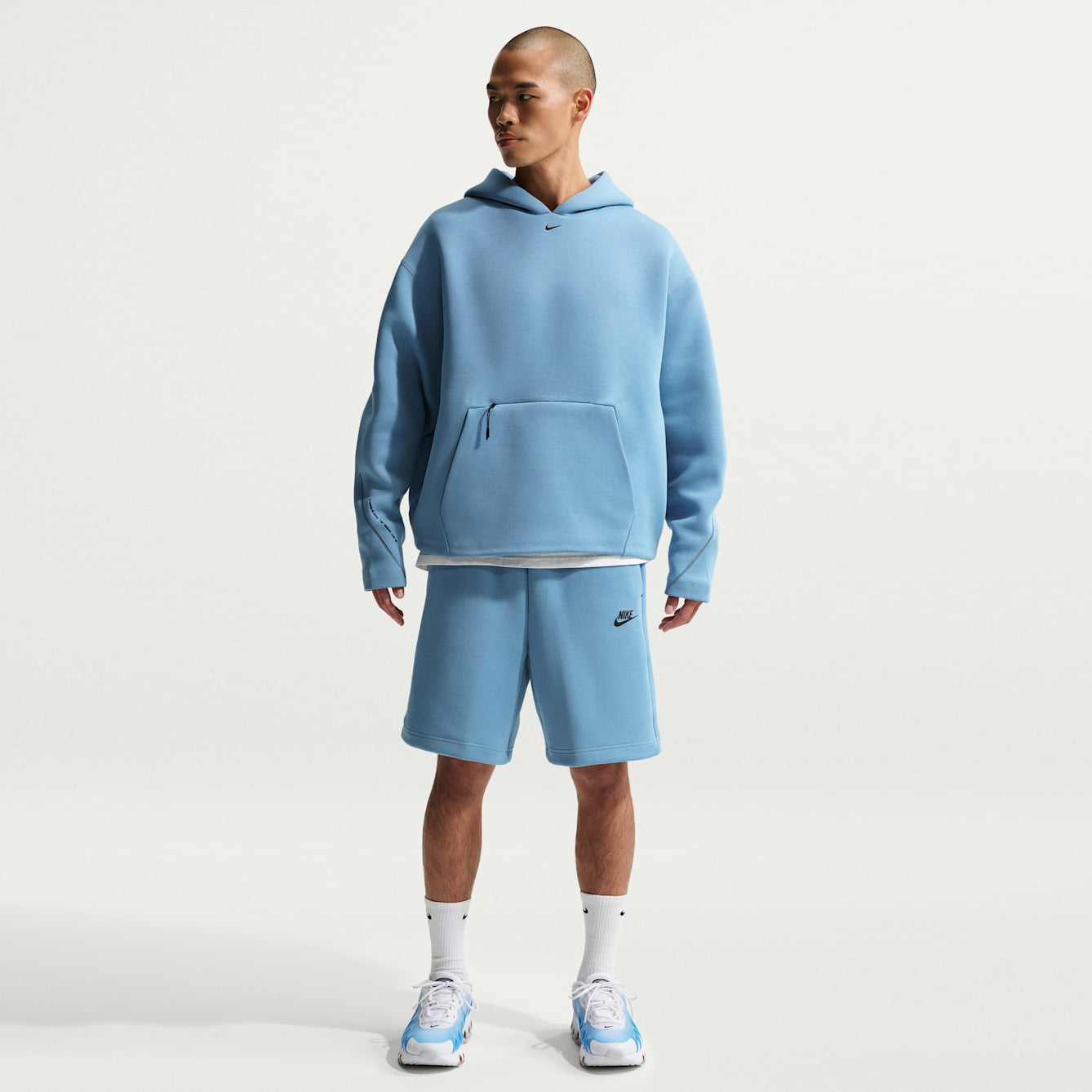Мъжки къс панталон Nike Tech Fleece Shorts - IM0693-486 модел отпред
