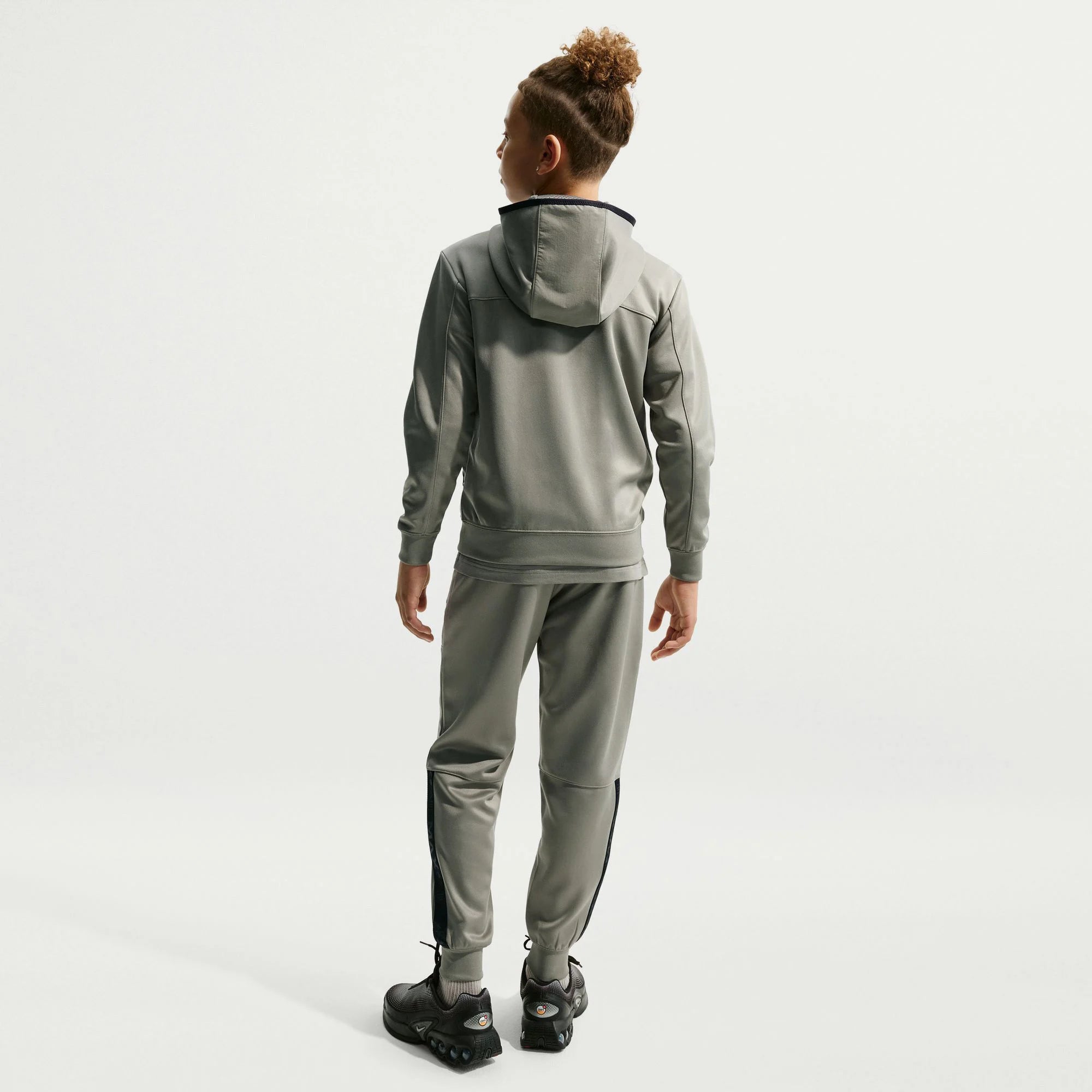 Детско худи Nike Air Max Hoodie - IO1154-320 модел отзад