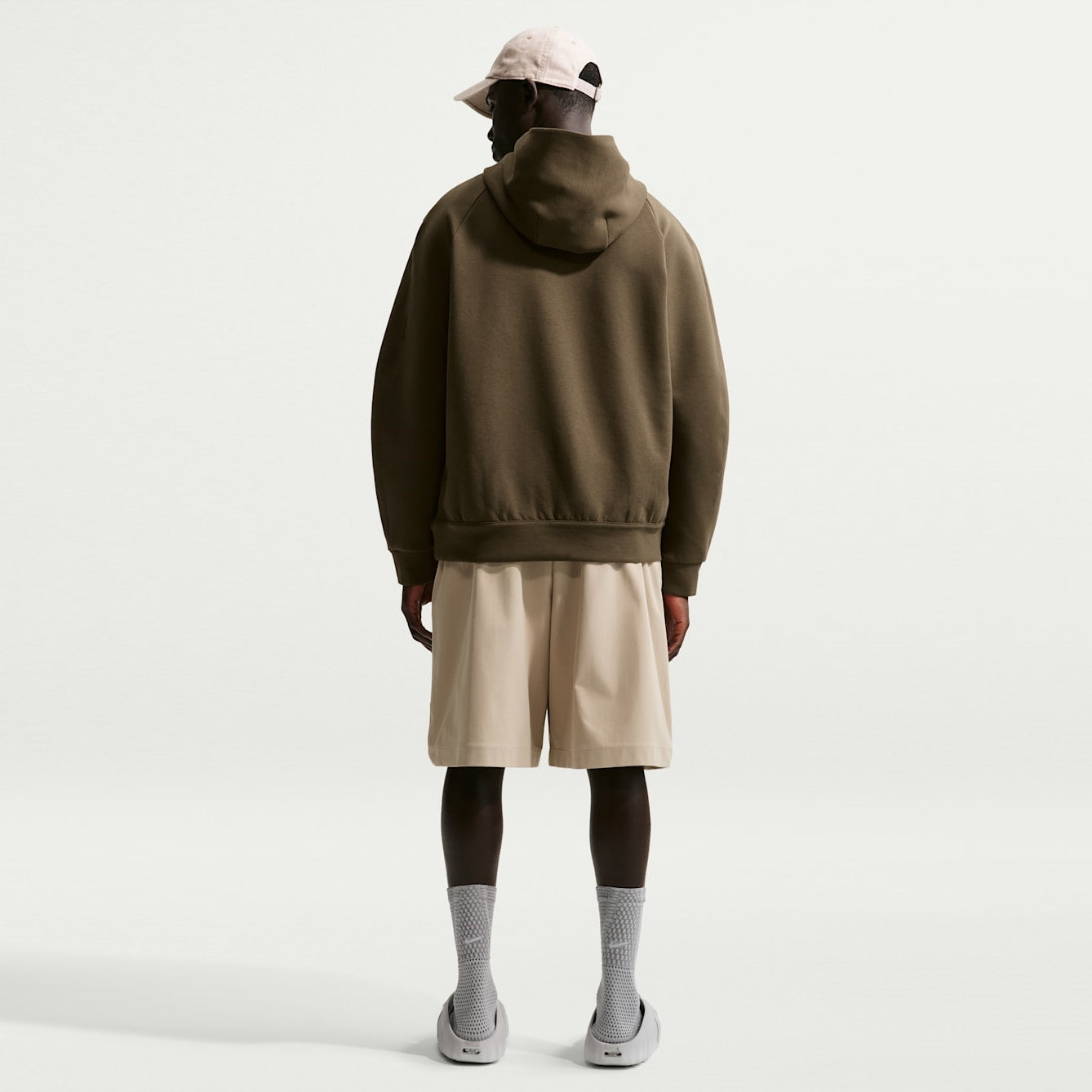 Мъжко худи Nike 24.7 ImpossiblySoft Dri-FIT Pullover Hoodie - IR8807-212 модел отзад