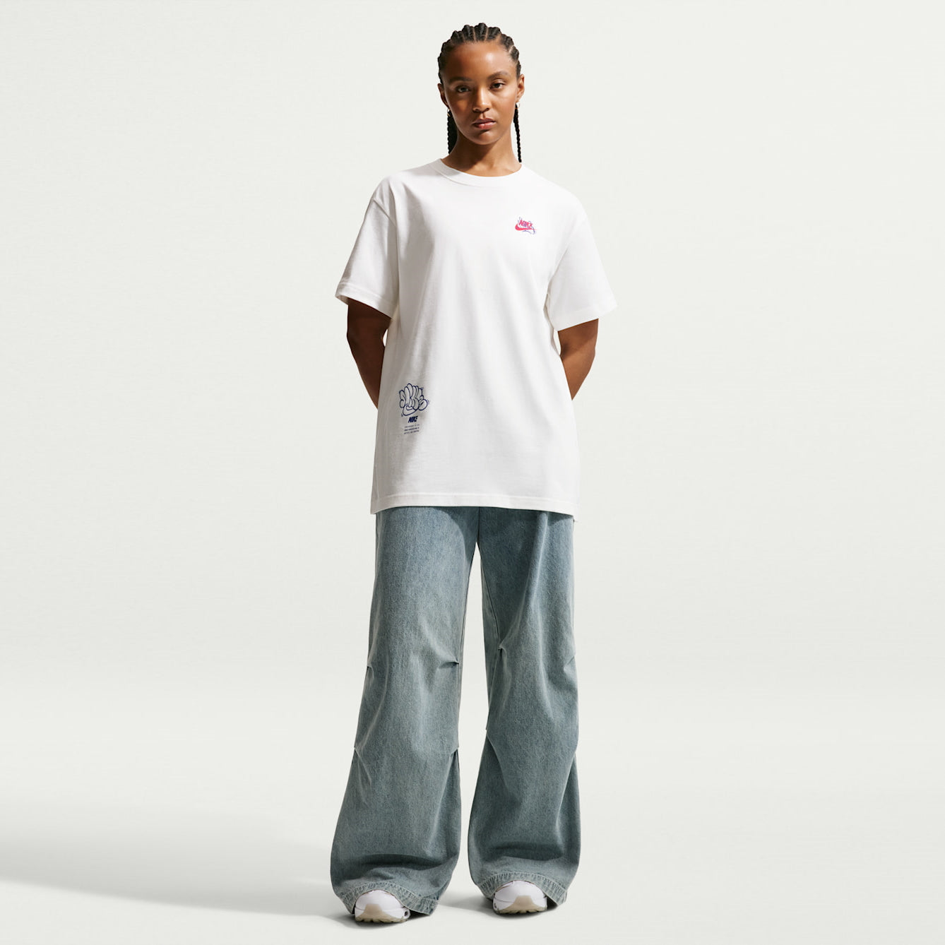Дамска тениска Nike Sportswear Classic Oversized T-Shirt - IV5485-133 модел отпред