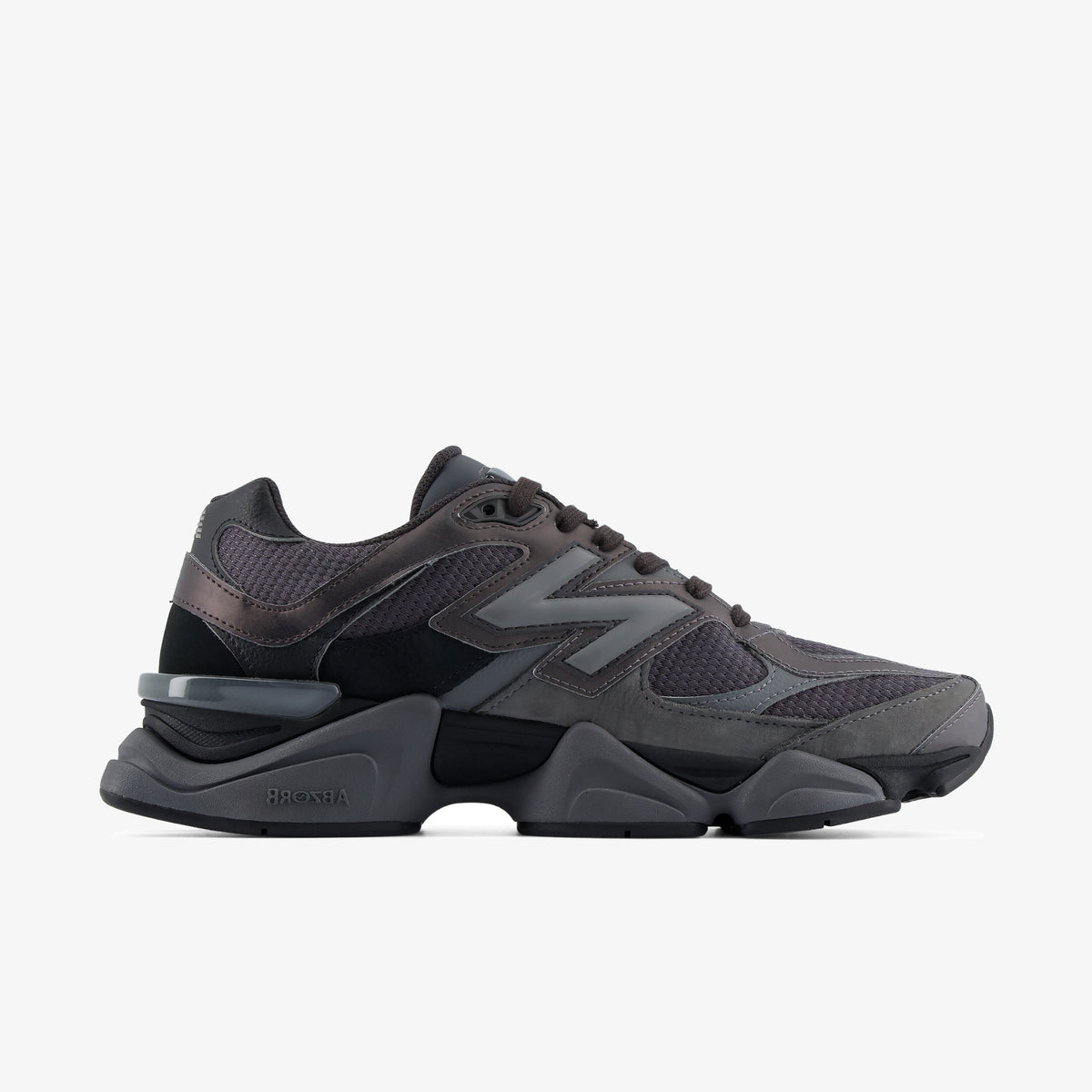 Дамски маратонки New Balance 9060 - U90603VF отстрани