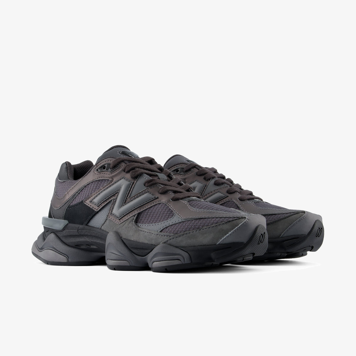 Дамски маратонки New Balance 9060 - U90603VF отпред