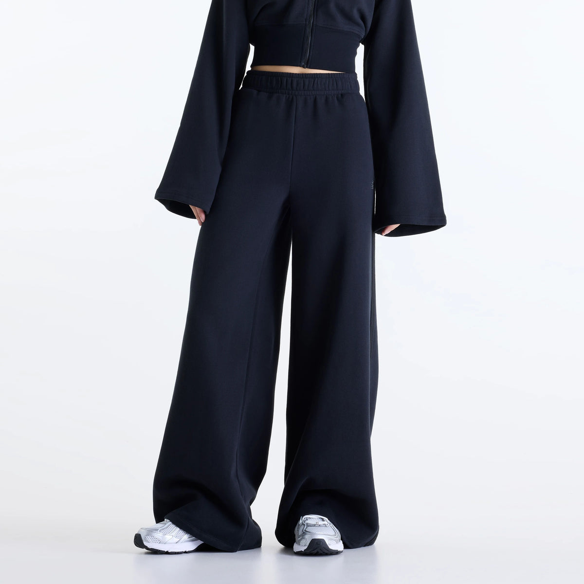Дамски панталон New Balance Brushed Coastal Fleece Pant - WB6220LWBK