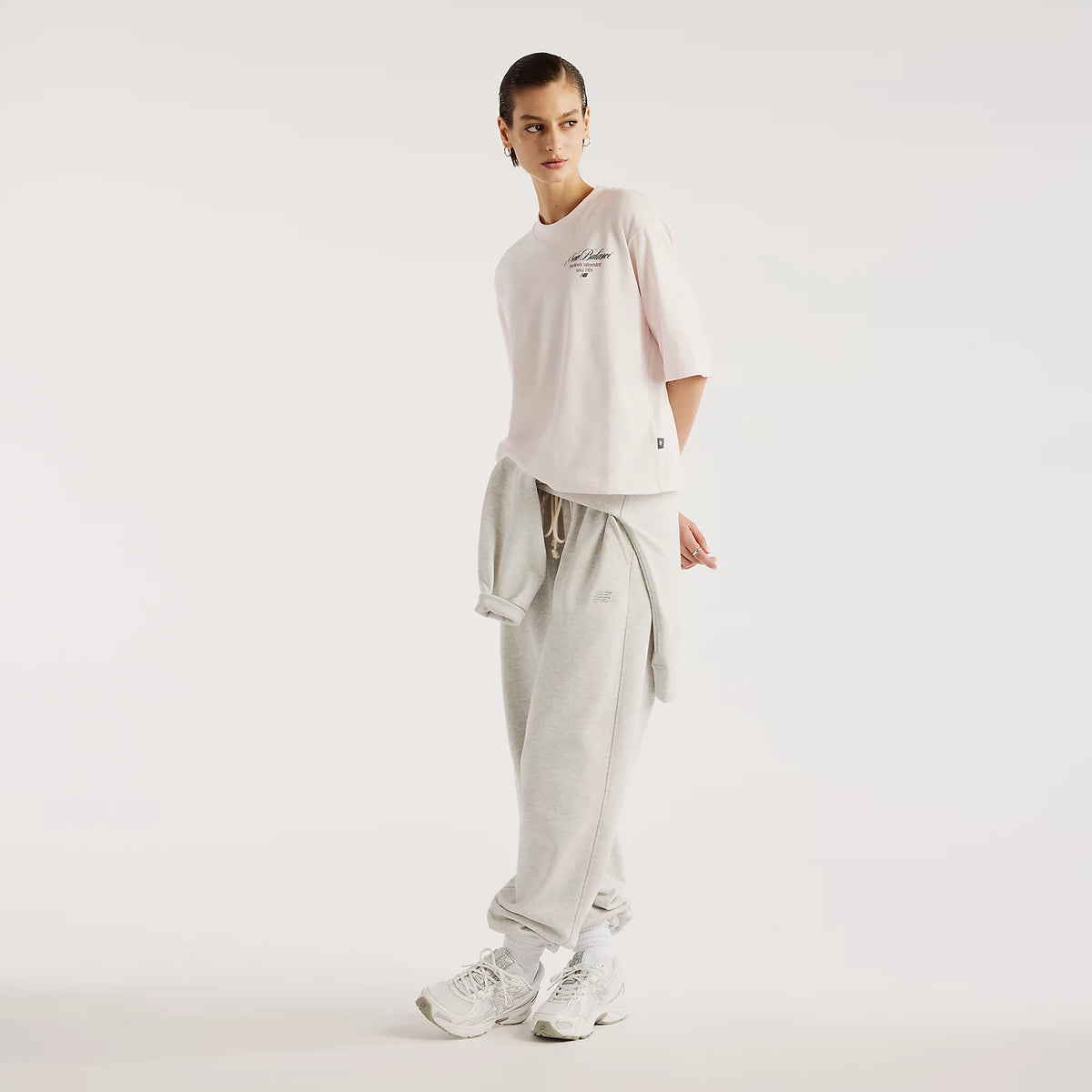 Дамска тениска New Balance Pressed Flowers Relaxed T-Shirt - WT62O8R1AAA модел отпред