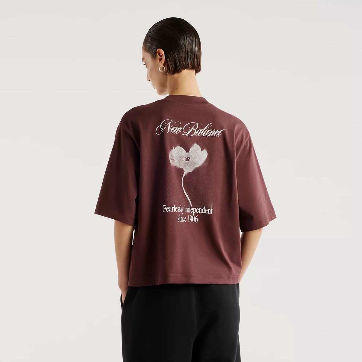 Дамска тениска New Balance Pressed Flowers Relaxed T-Shirt - WT62O8R1YLR отзад