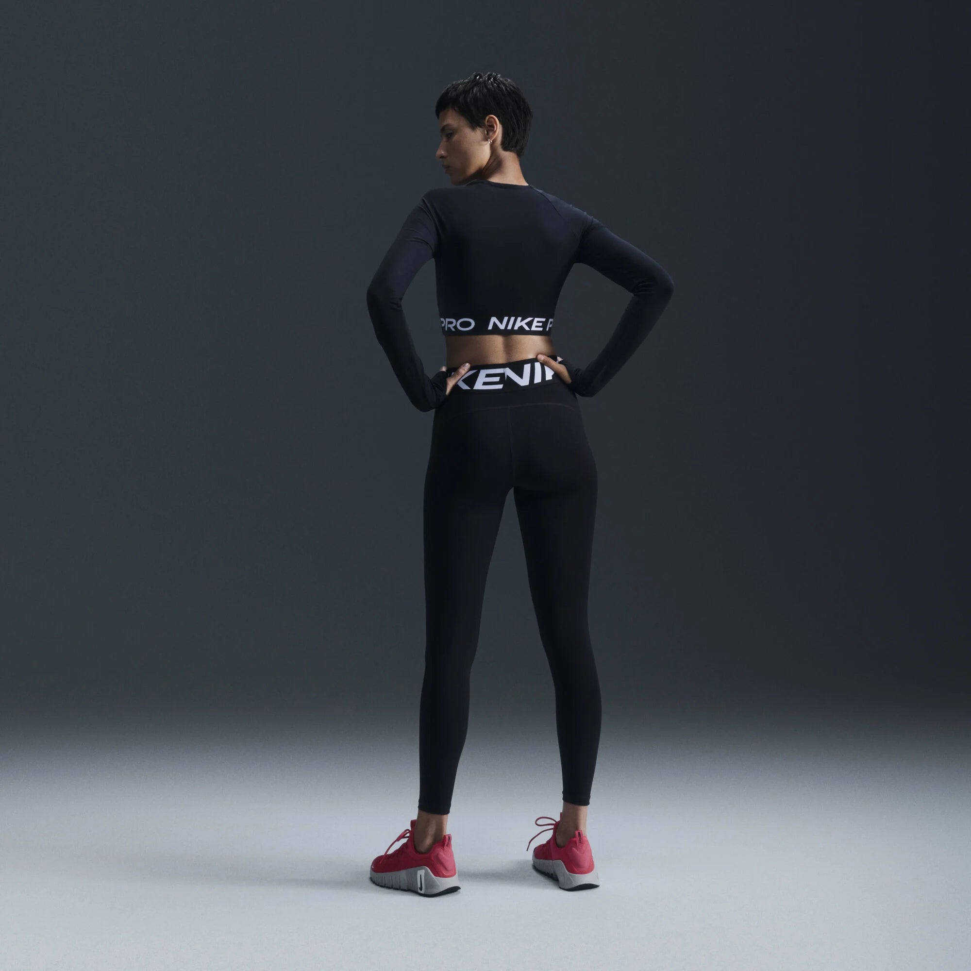Дамска блуза Nike Pro Cropped Top - Airhouse