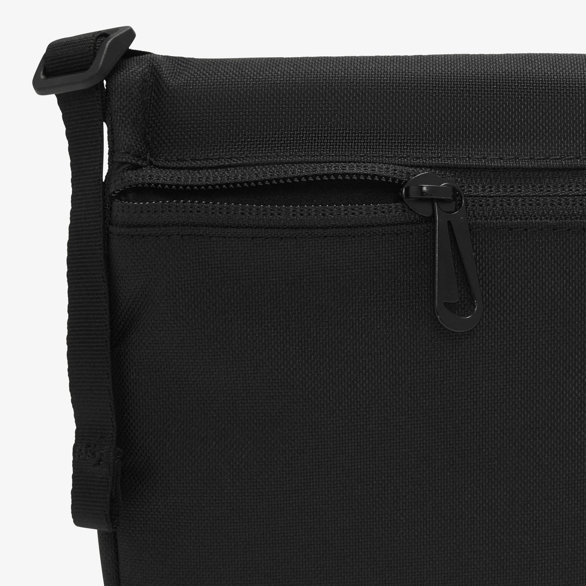 Дамска чанта Nike Futura 365 Cross - Body Bag - 3L - Airhouse