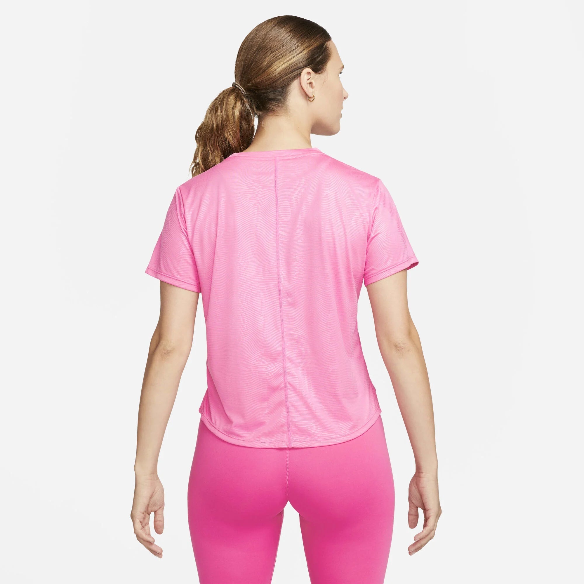 Дамска тениска Nike Dri-FIT One Icon Clash Printed Short-Sleeve Training Top - DQ6735-684 отзад