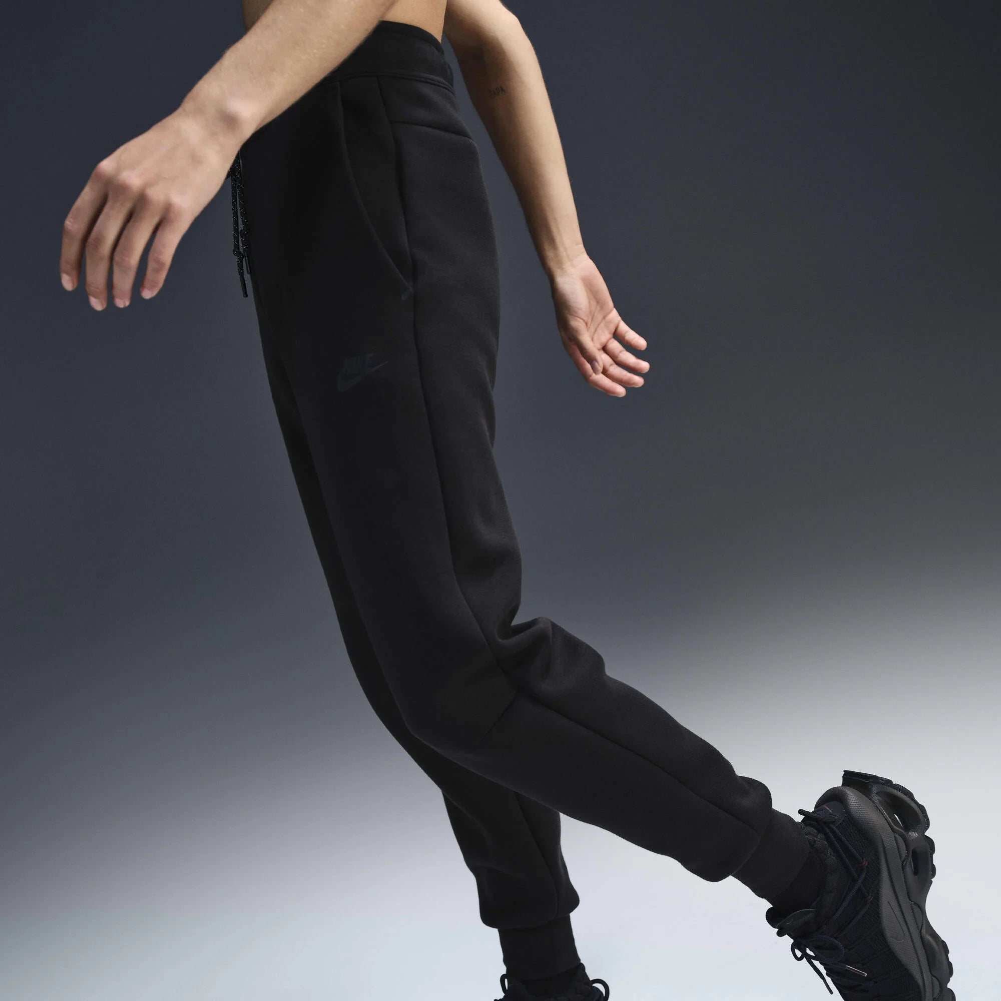 Дамски джогър Nike Tech Fleece Mid - Rise Joggers - Airhouse