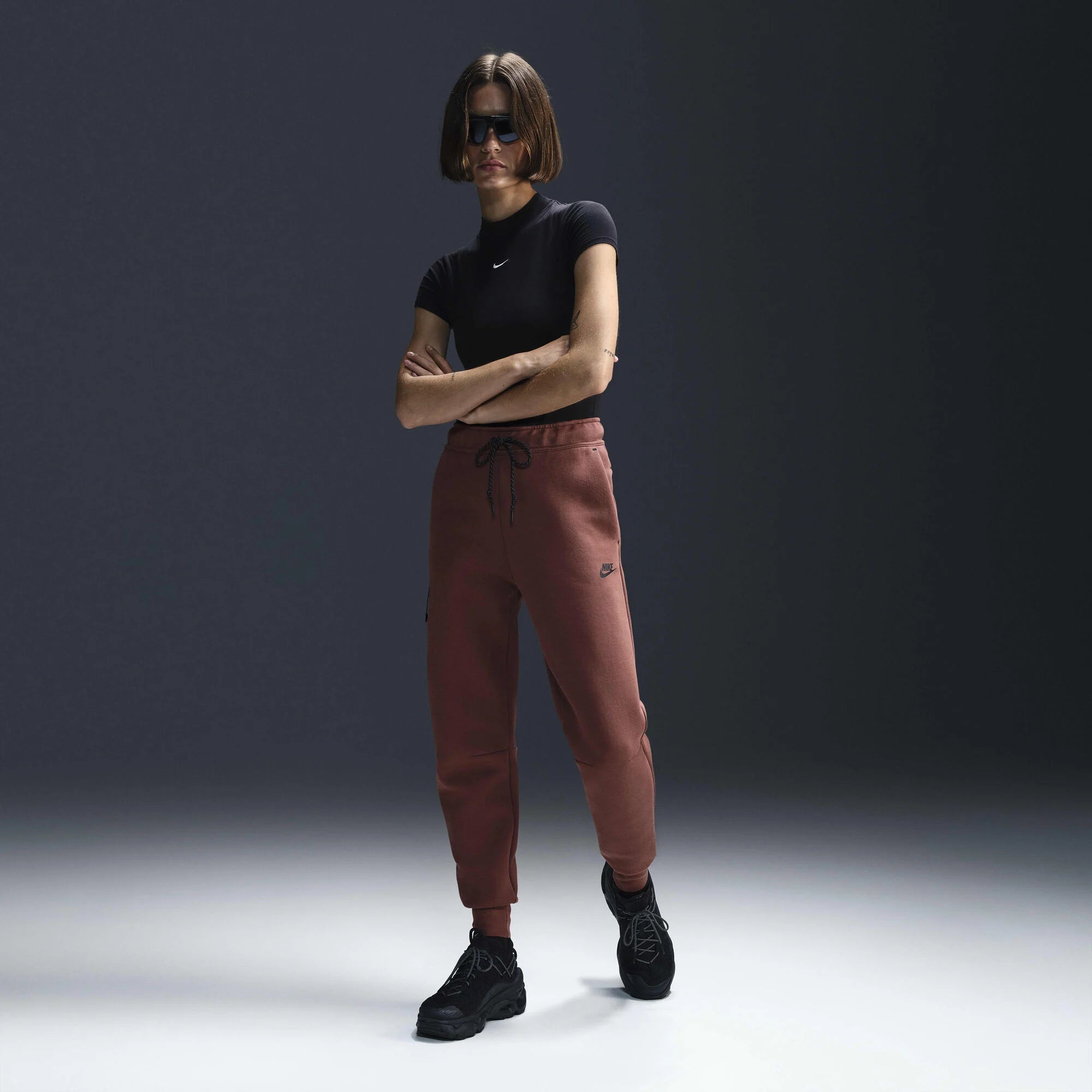 Дамски джогър Nike Tech Fleece Mid - Rise Joggers - Airhouse