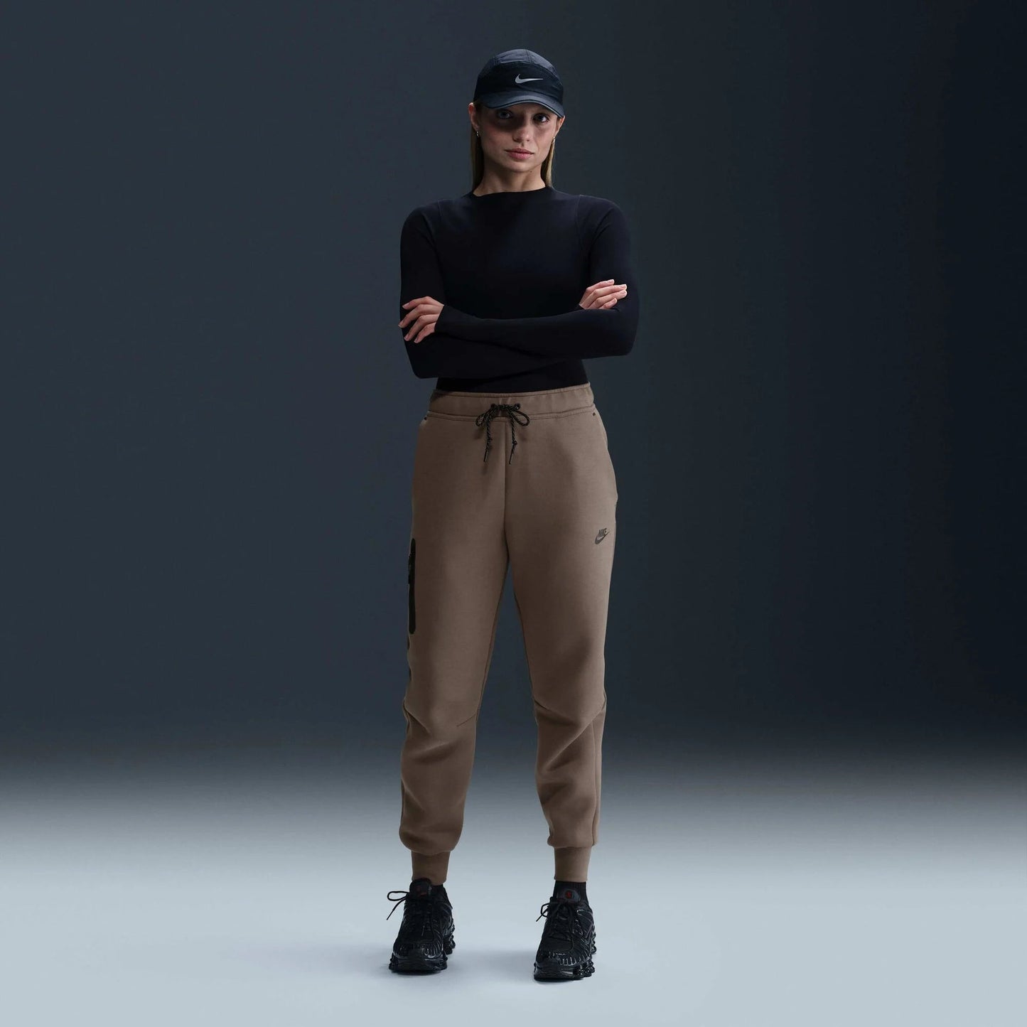 Дамски джогър Nike Tech Fleece Mid - Rise Joggers - Airhouse