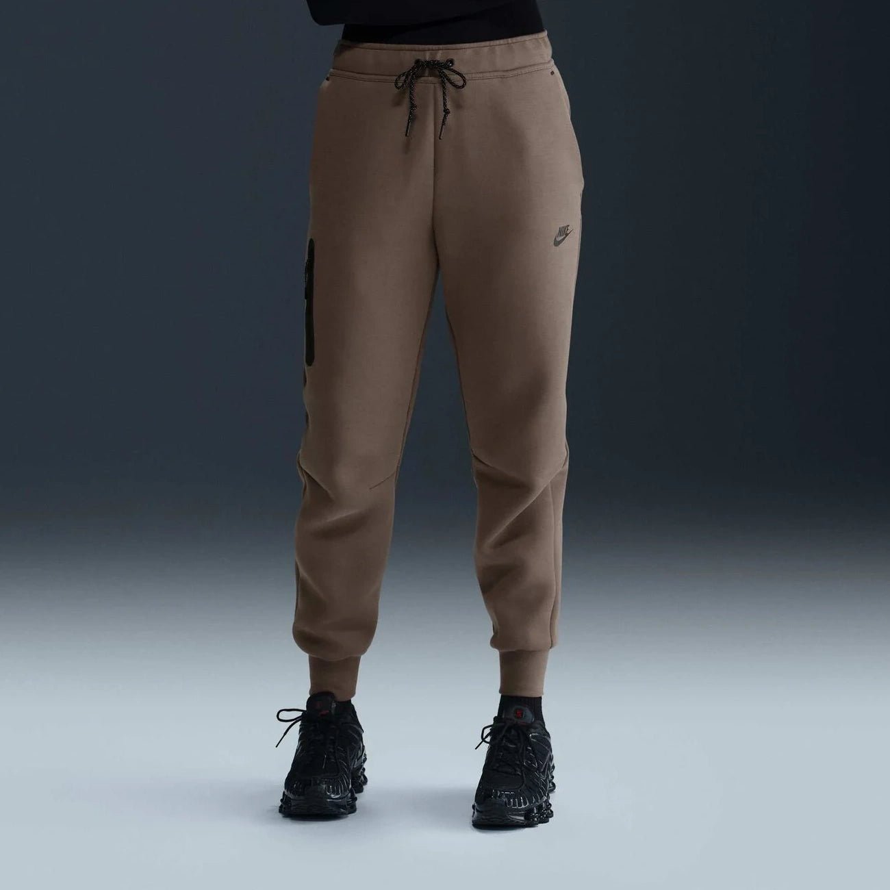 Дамски джогър Nike Tech Fleece Mid - Rise Joggers - Airhouse