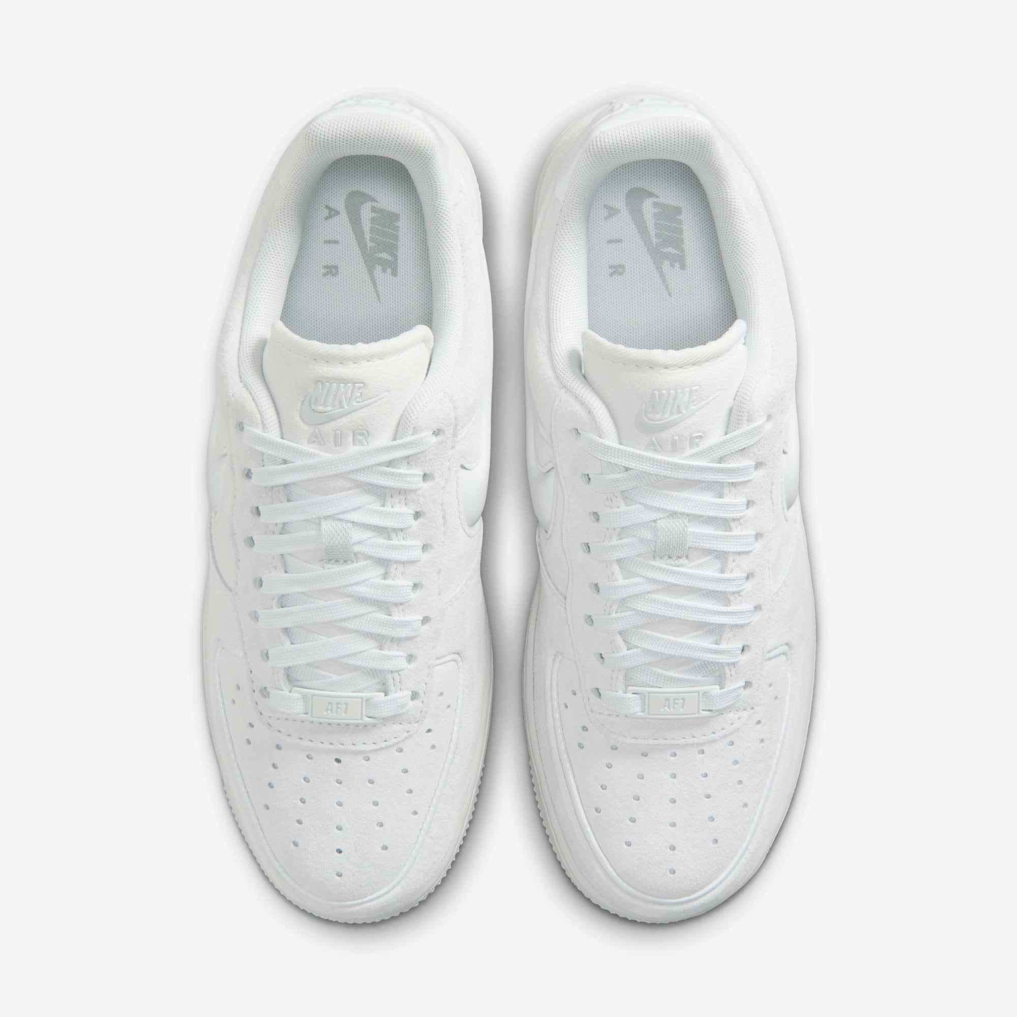 Дамски кецове Nike Air Force 1 '07 HV4406-100 отгоре