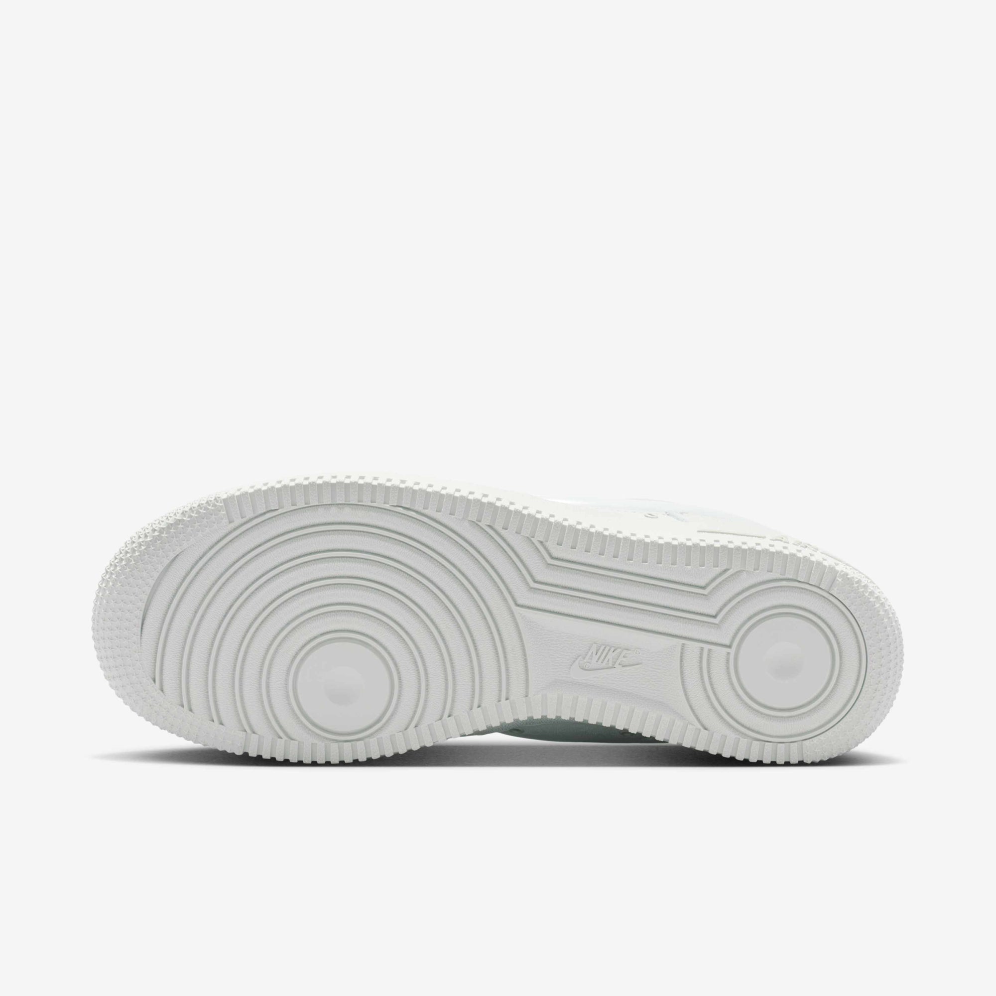 Дамски кецове Nike Air Force 1 '07 HV4406-100 подметка