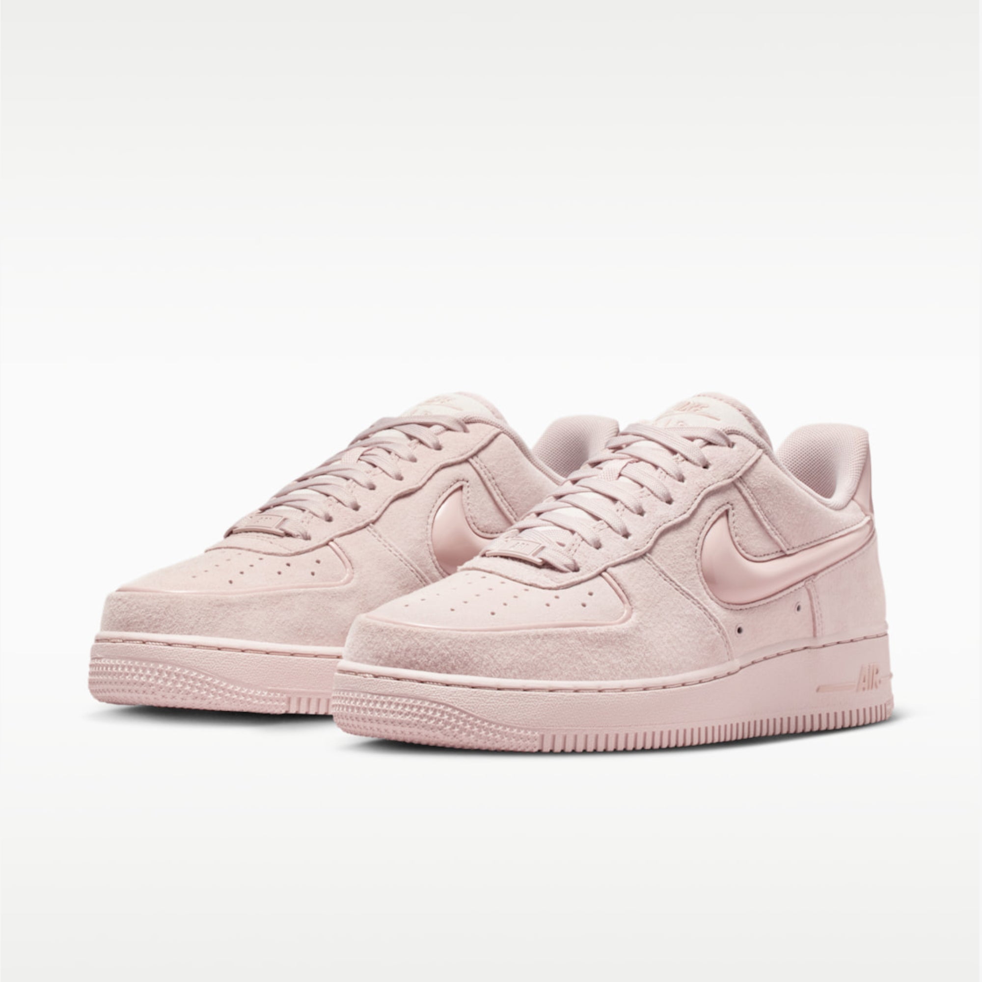 Дамски кецове Nike Air Force 1 '07 HV4406-601 отпред