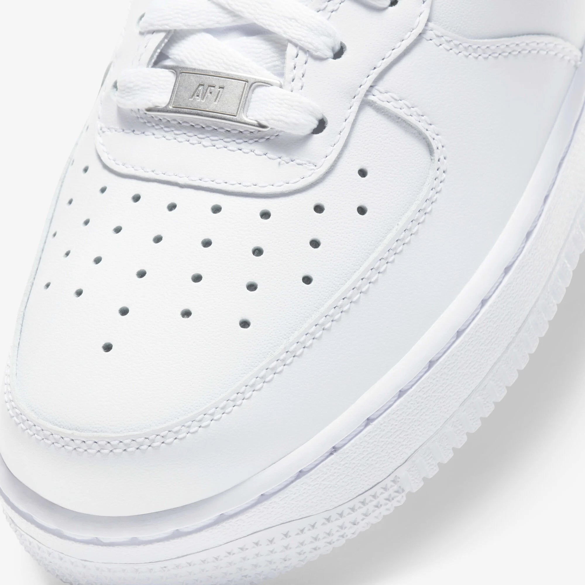 Дамски кецове Nike Air Force 1 '07 Mid - DD9625-100 детайл отпред