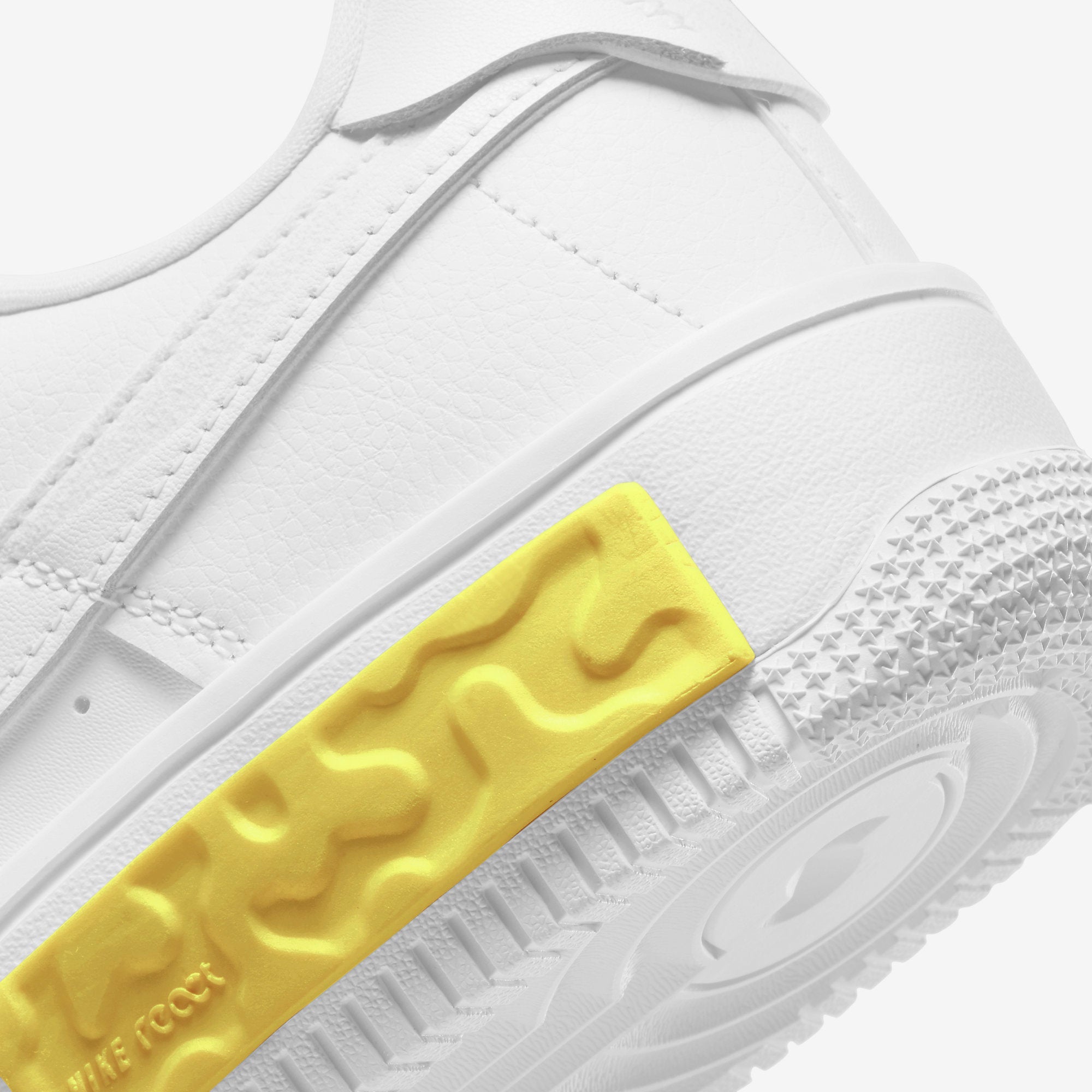 Дамски кецове Nike Air Force 1 Fontanka - DA7024-101 детайл отзад