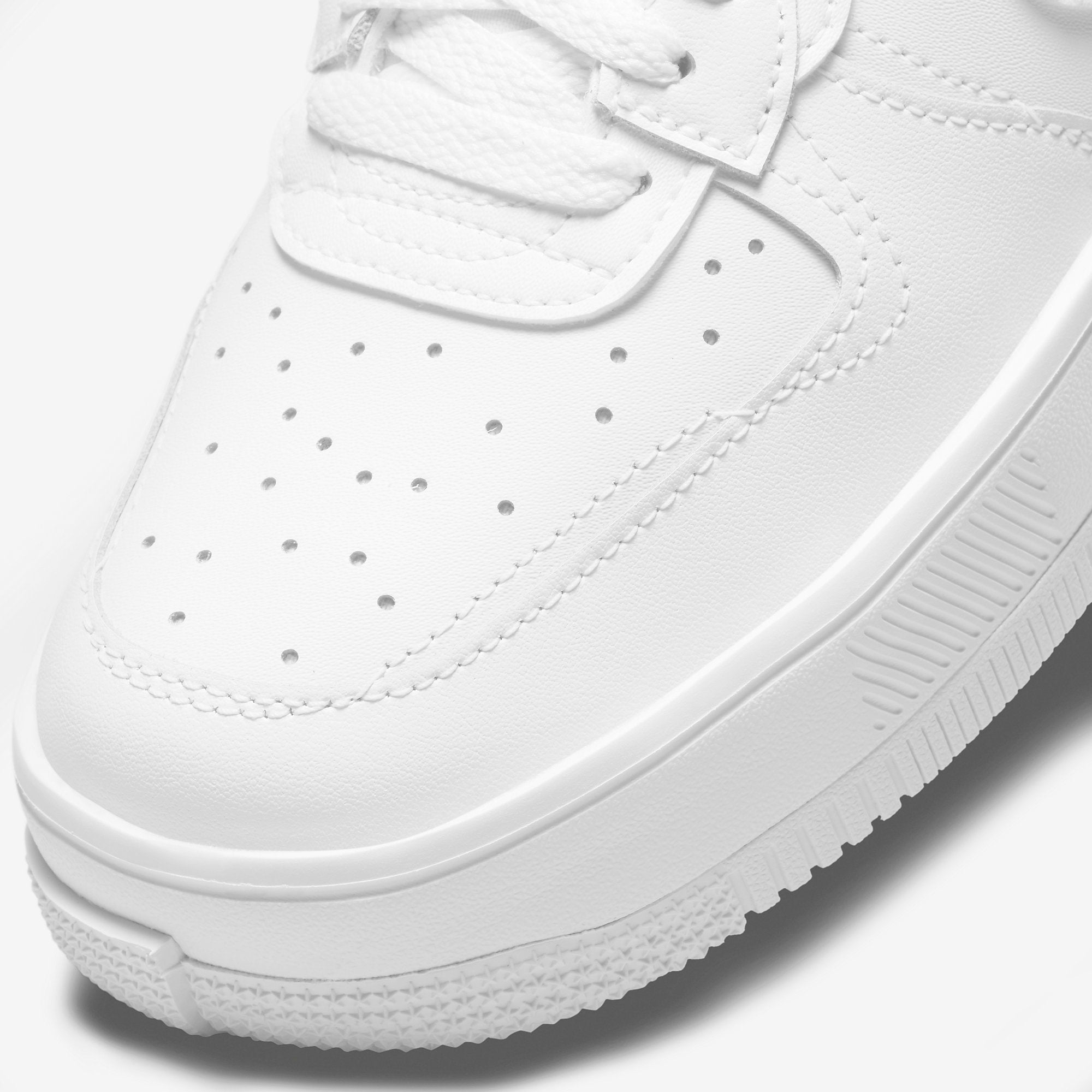 Дамски кецове Nike Air Force 1 Fontanka - DA7024-101 детайл отпред