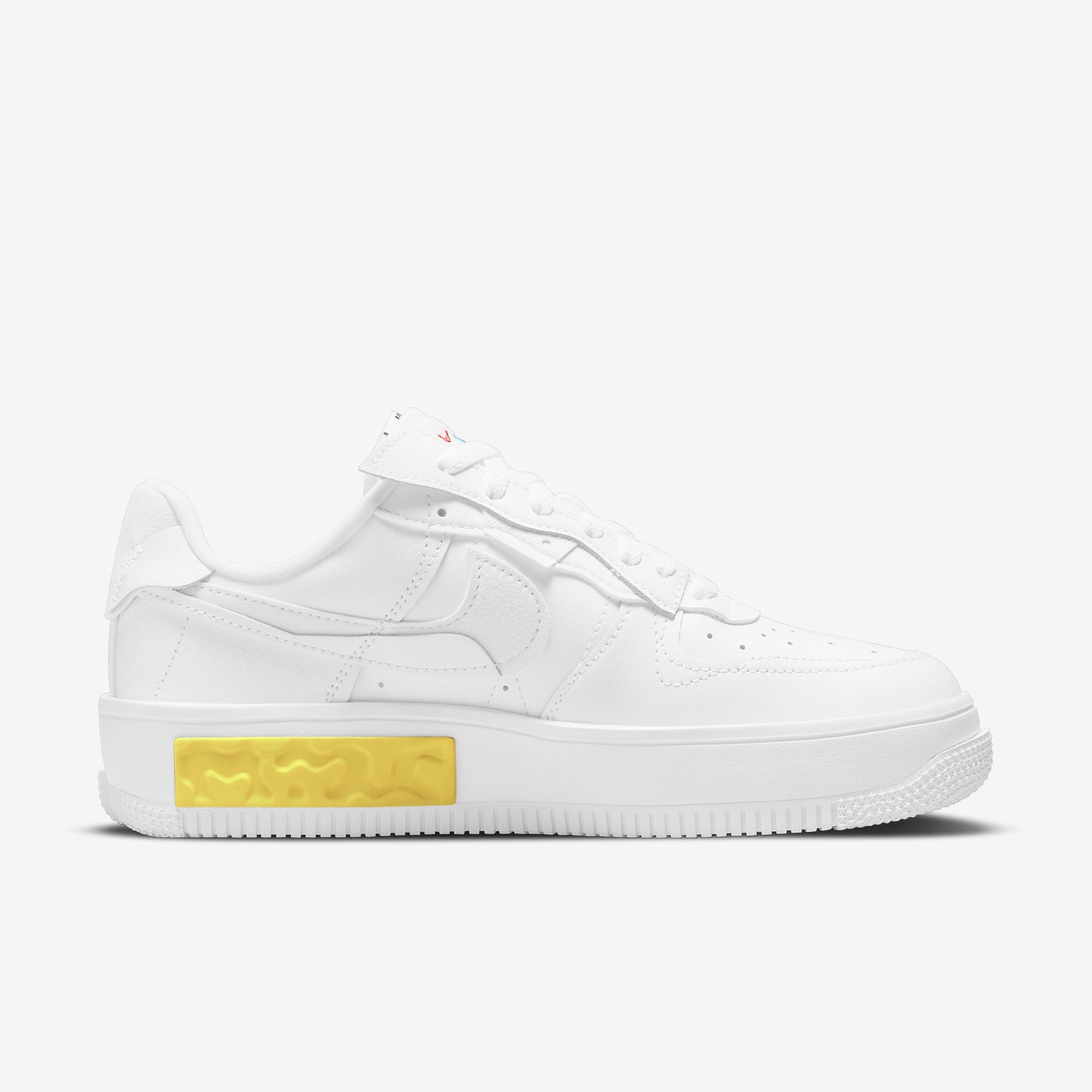 Дамски кецове Nike Air Force 1 Fontanka - DA7024-101 отстрани