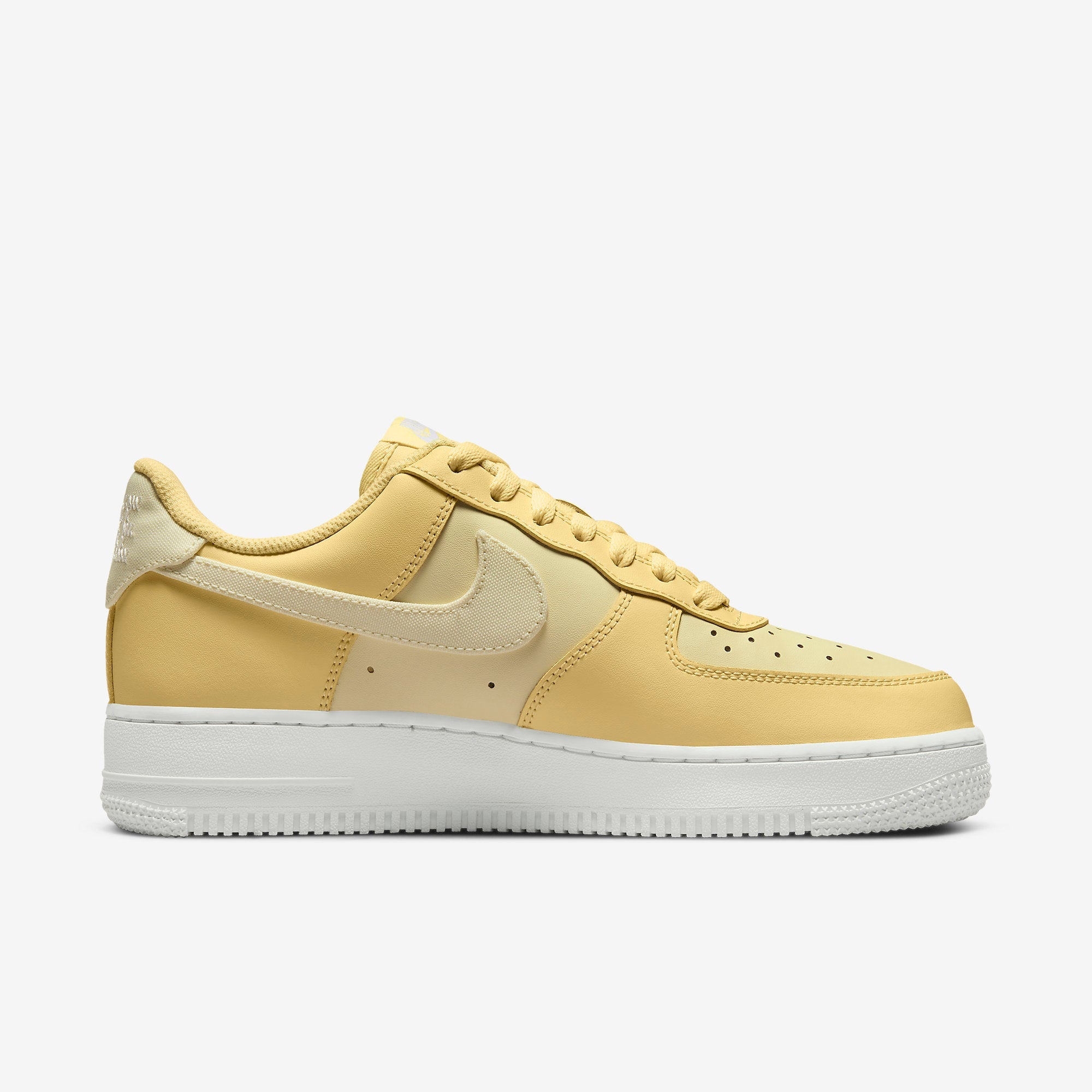 Дамски кецове Nike Air Force 1 Low - DJ9945-700 отстрани