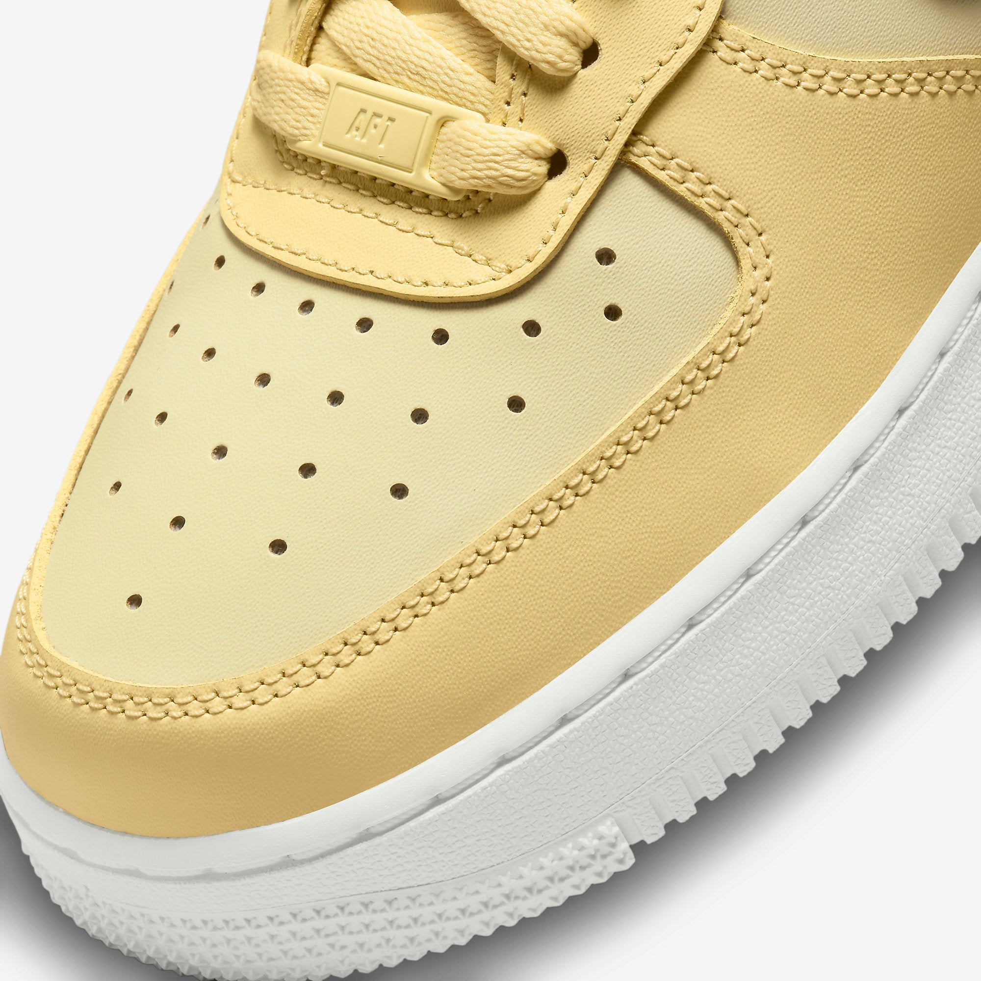Дамски кецове Nike Air Force 1 Low - DJ9945-700 детайл отпред