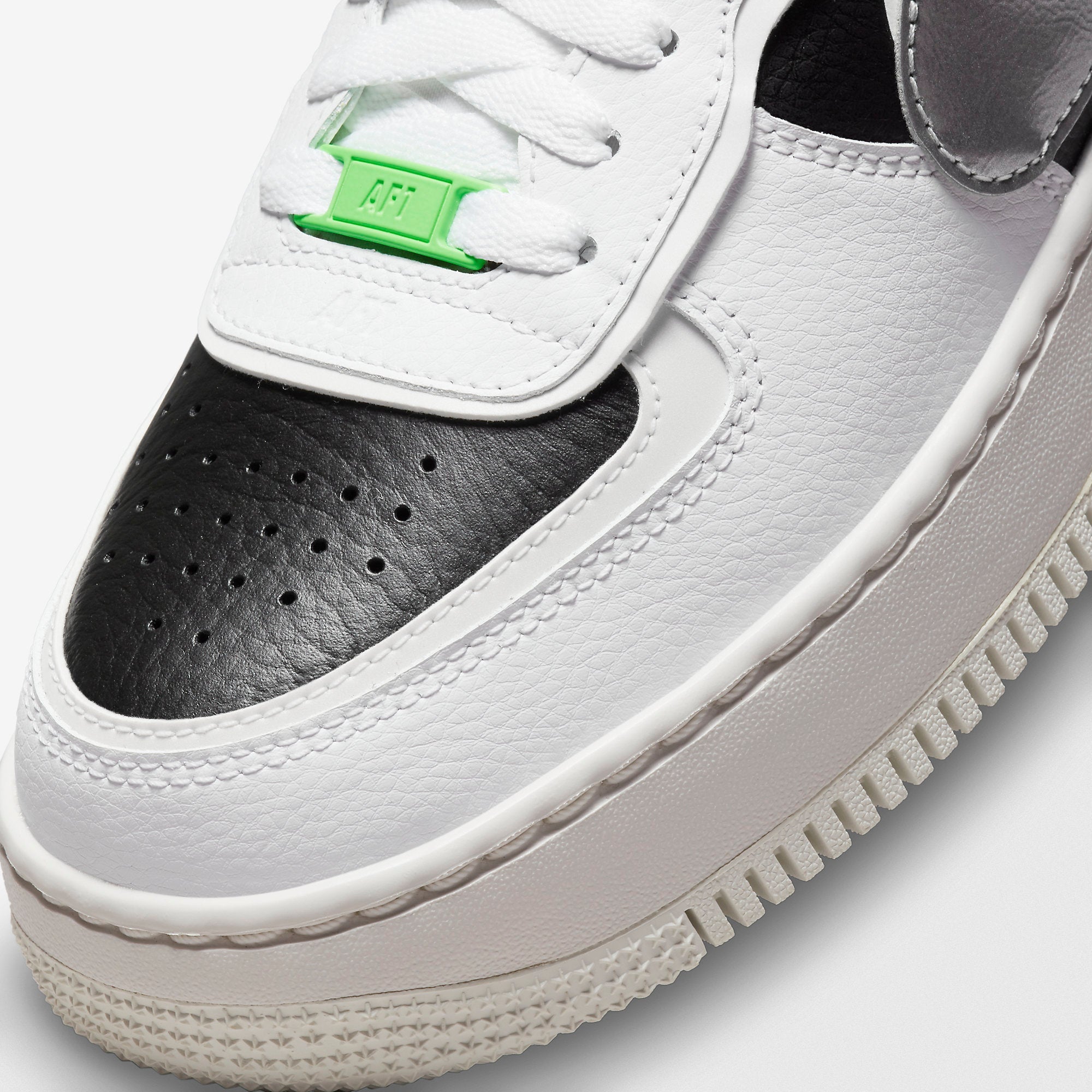 Дамски кецове Nike Air Force 1 Shadow - DN8006-100 детайл отпред