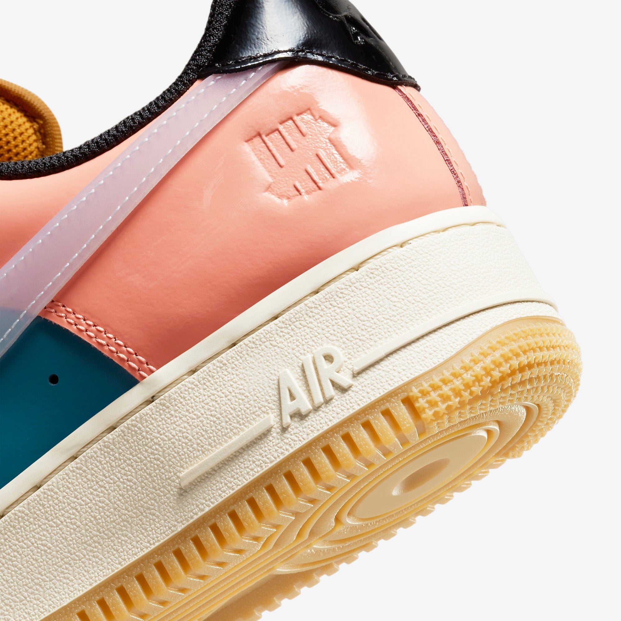 Дамски кецове Nike x UNDEFEATED Air Force 1 Low - DV5255-500 детайл отзад