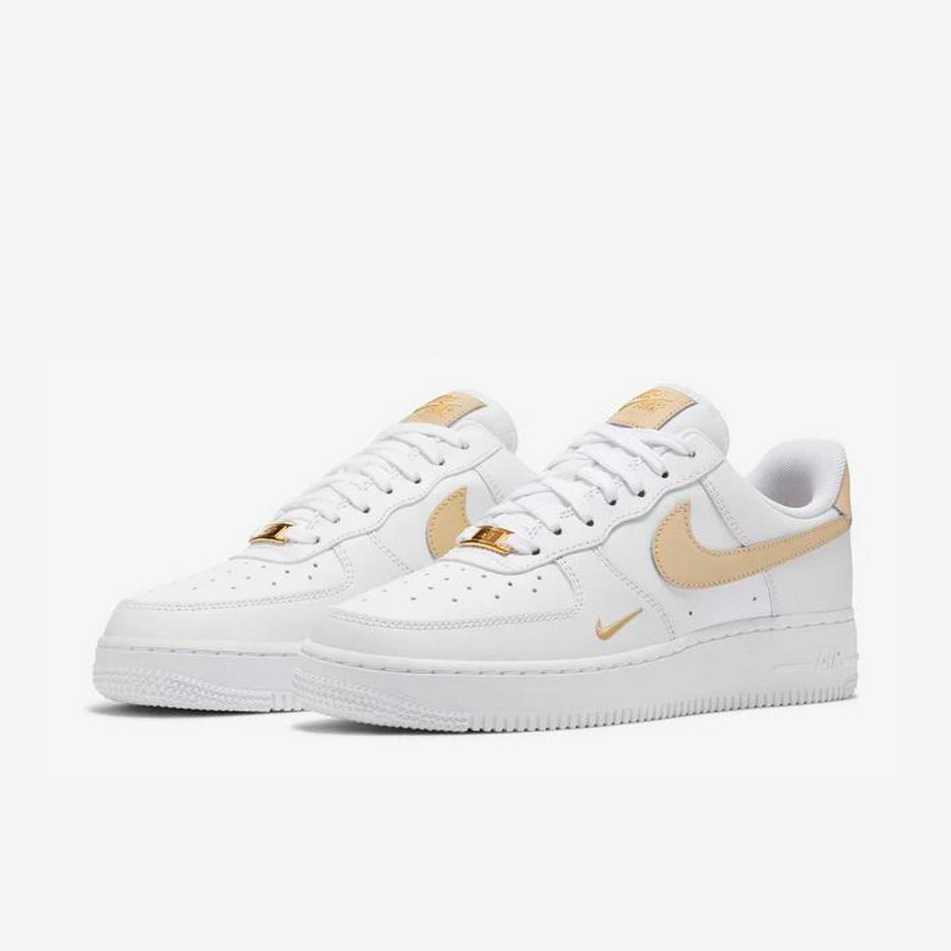 Дамски кецове Nike Air Force 1 '07 Essential - Airhouse
