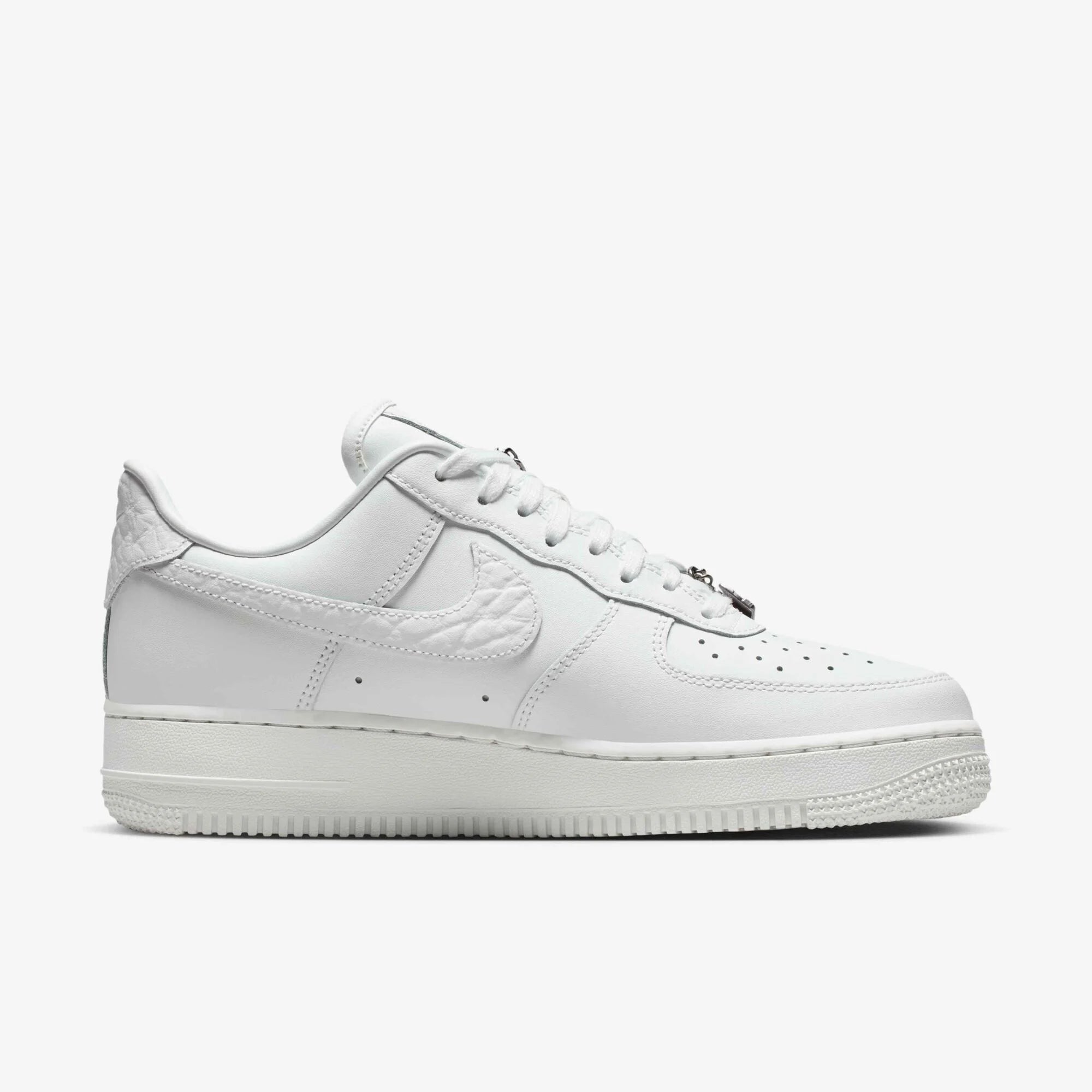 Дамски кецове Nike Air Force 1 '07 Low - Airhouse