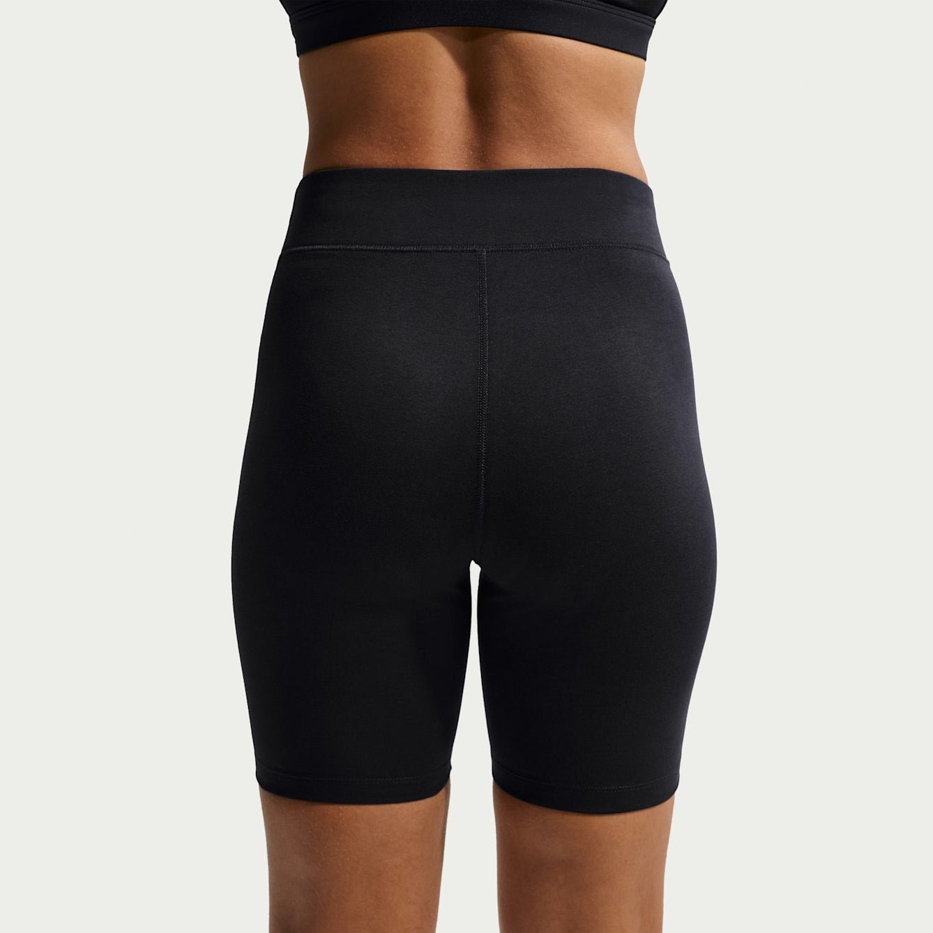 Дамски къс клин Nike Sportswear Classic High-Waisted Biker Shorts - DV7797-010 отзад