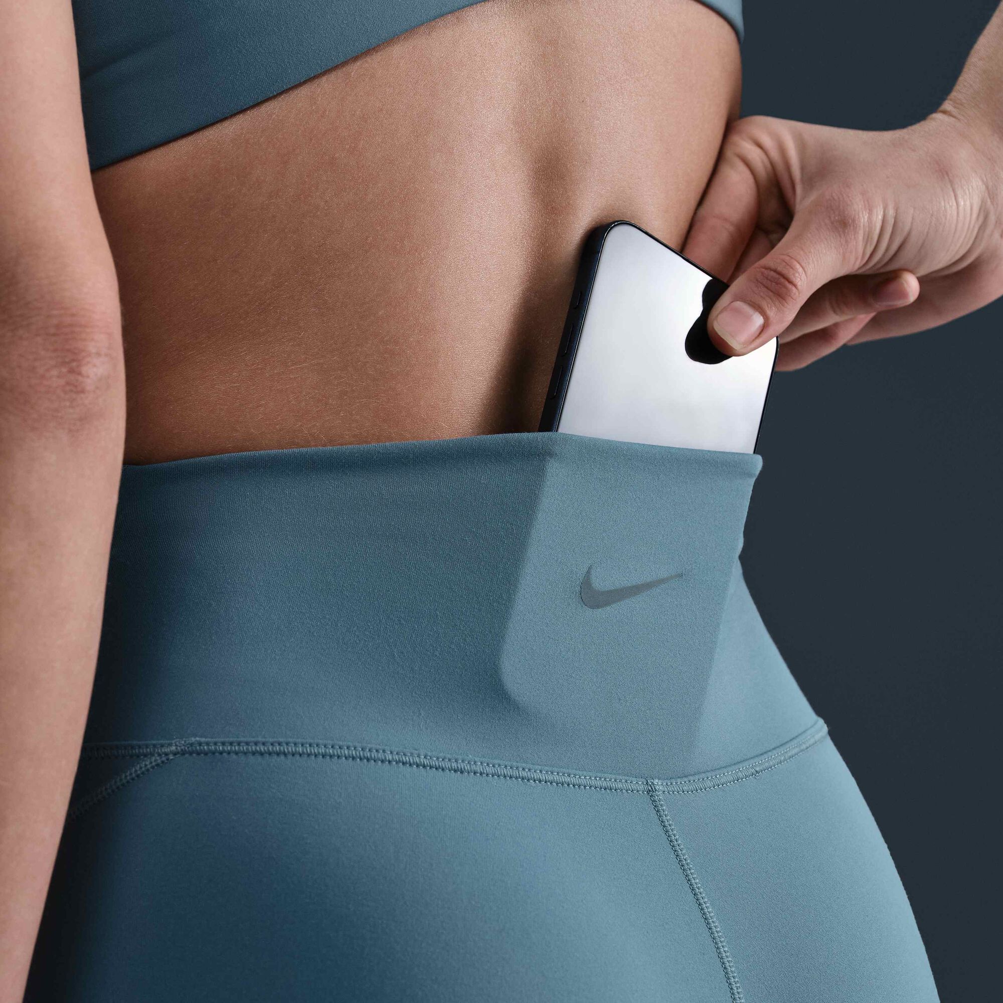 Дамски къс клин Nike One High-Waisted Biker Shorts - HJ3646-006 детайл отзад