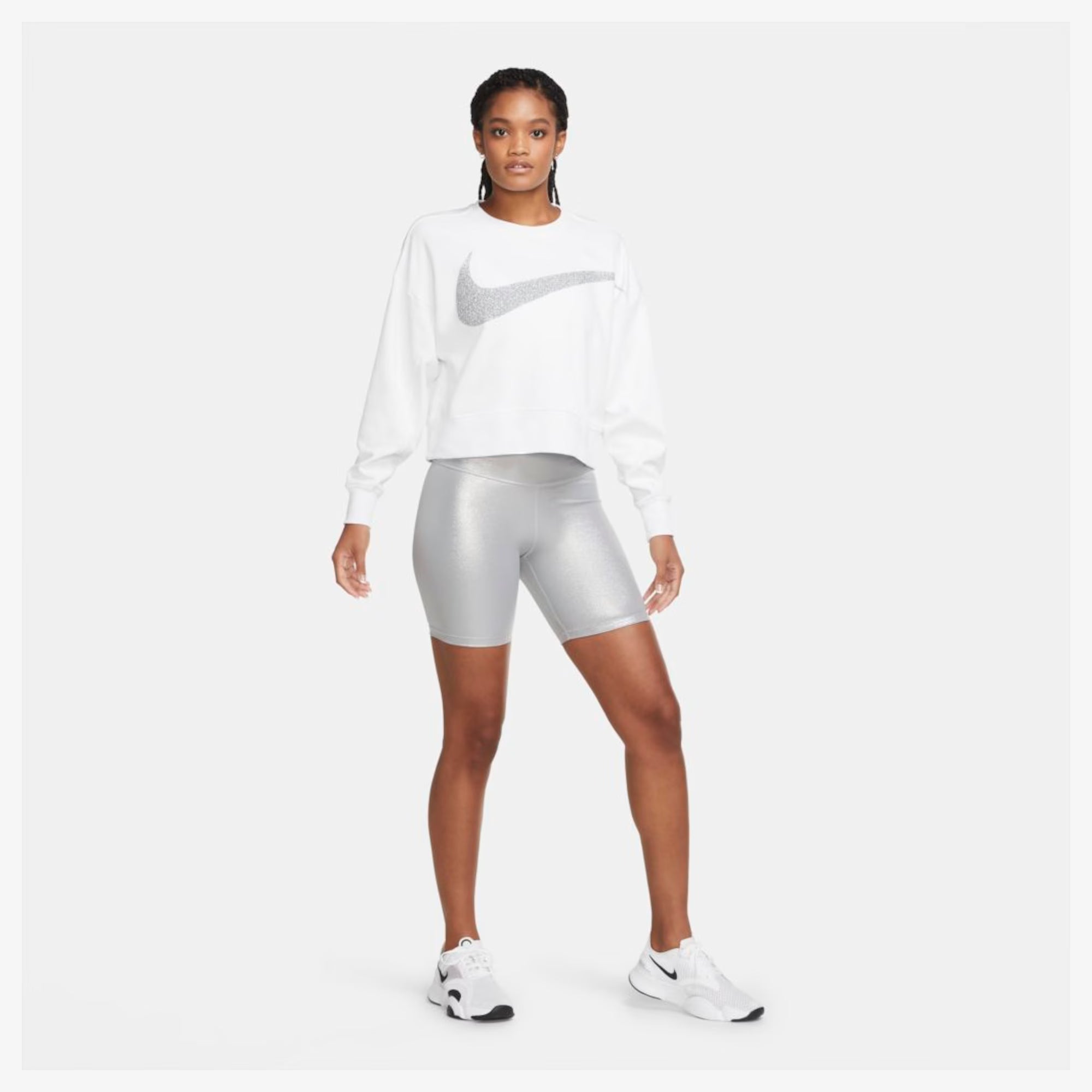 Дамски къс клин Nike One Icon Clash Biker Shorts - CZ1143-077 модел отпред