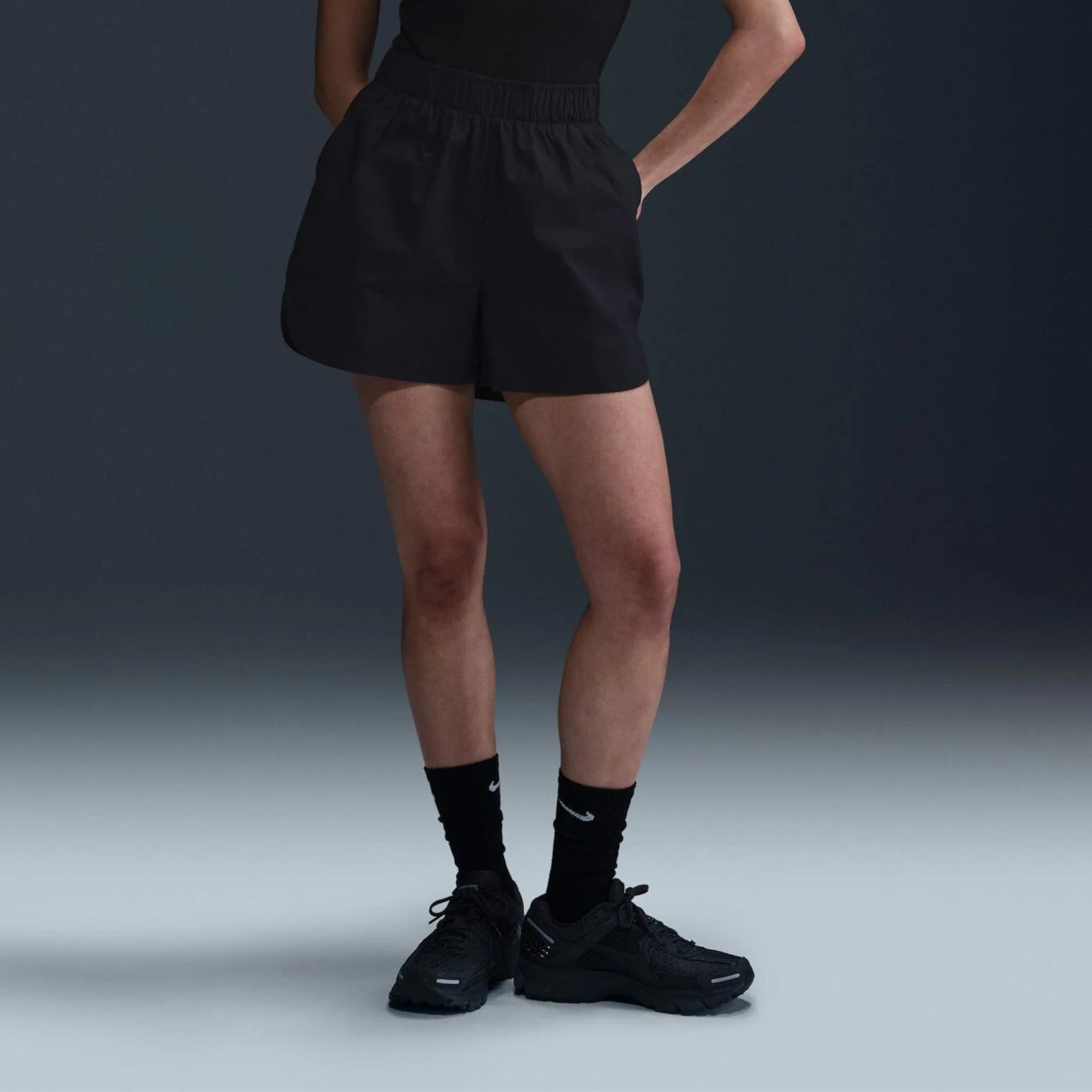 Дамски къс панталон Nike Sportswear Chill Poplin Mid-Rise Shorts - HJ0721-010