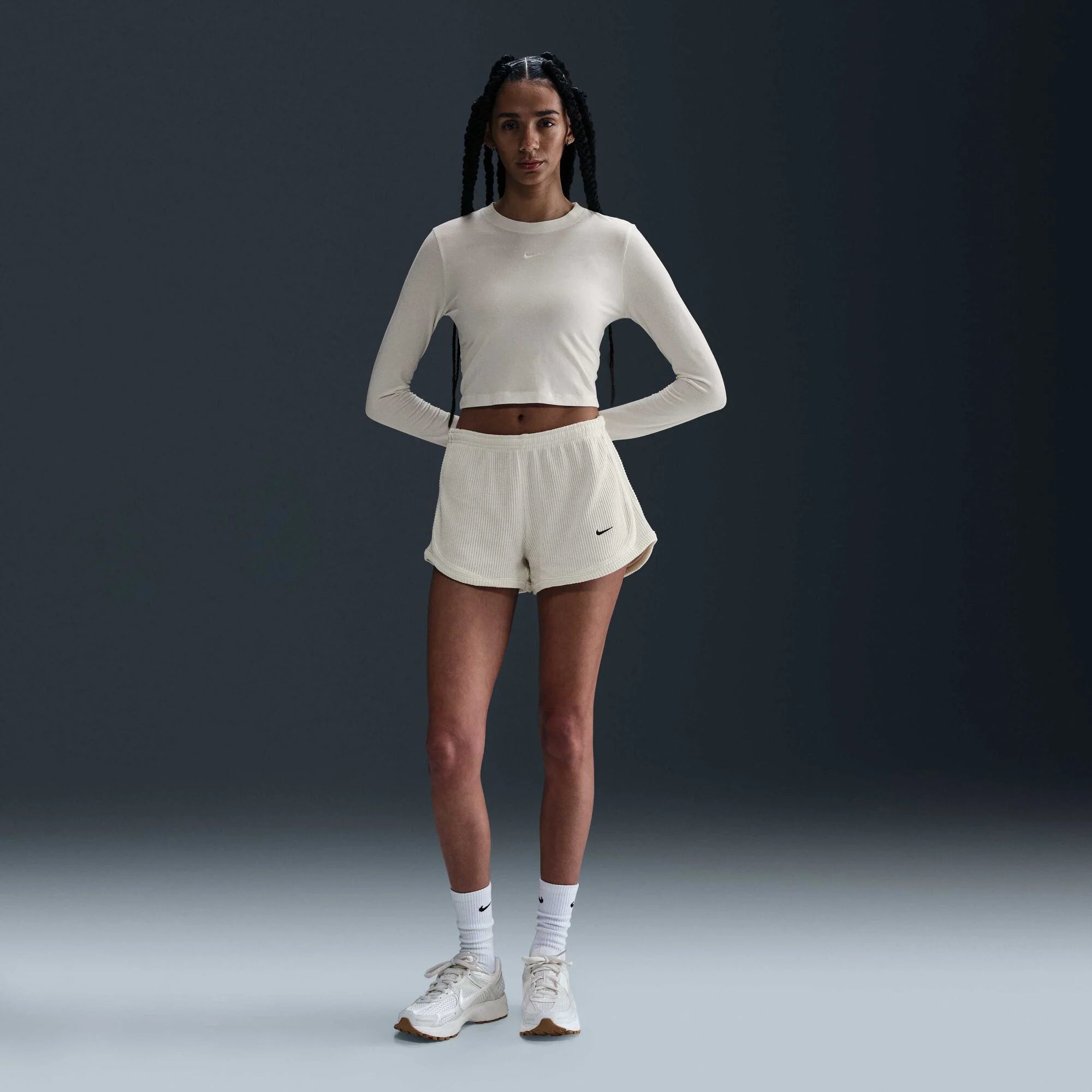 Дамски къс панталон Nike Sportswear Chill Waffle Mid-Rise Shorts - HJ3842-133 модел отпред