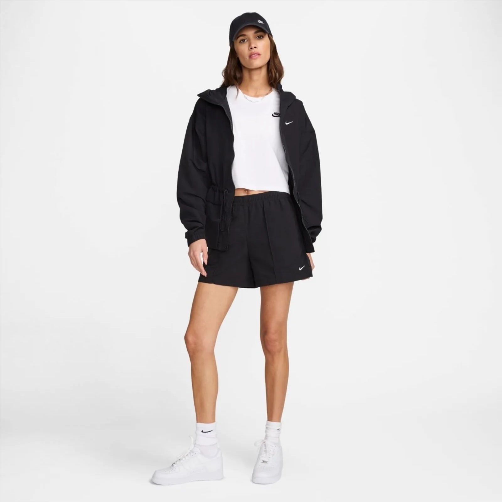 Дамски къс панталон Nike Essential Mid-Rise Woven Shorts - FV6622-010 модел отпред