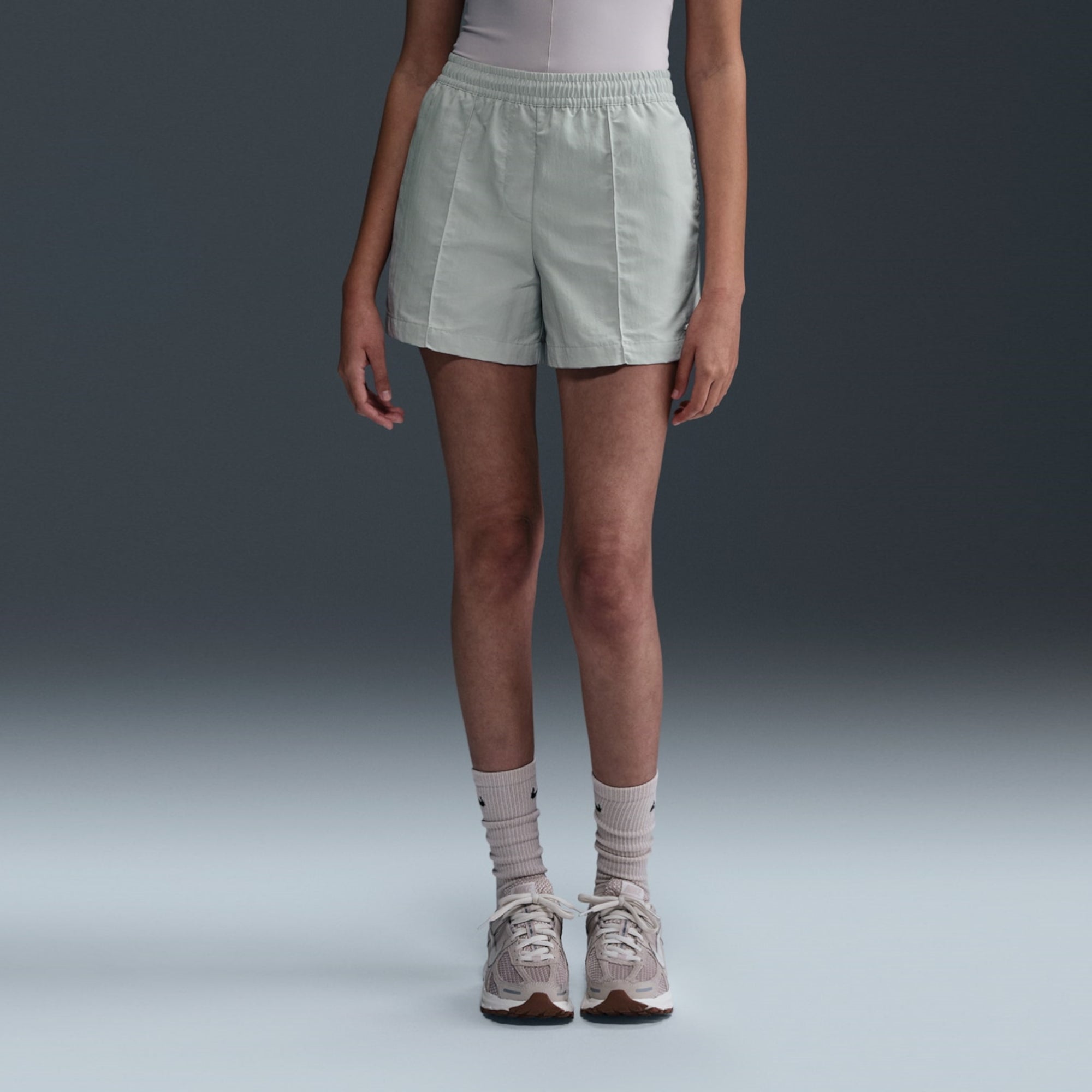 Дамски къс панталон Nike Essential Mid-Rise Woven Shorts - FV6622-034