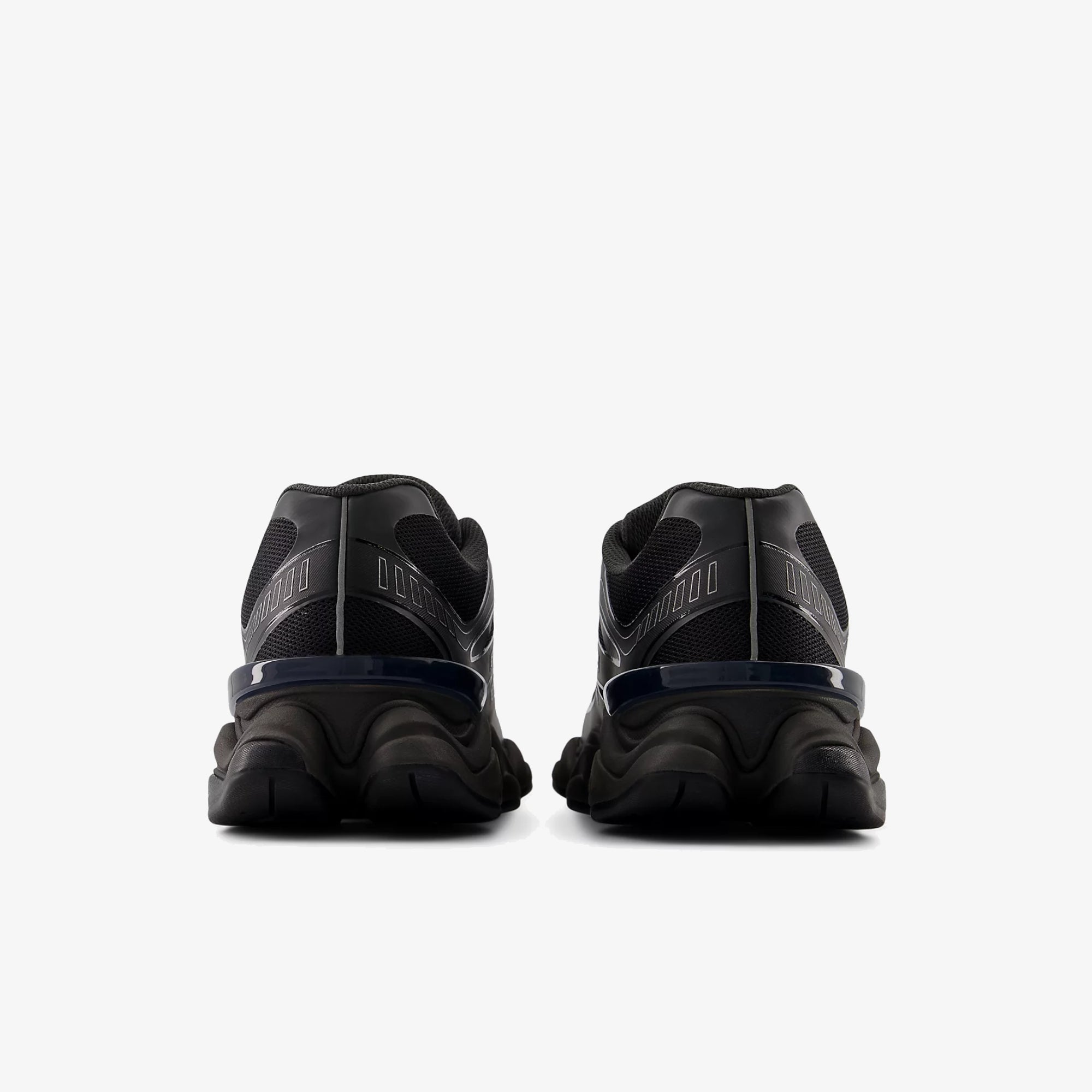 Дамски маратонки New Balance 9060 U90606TO заден изглед