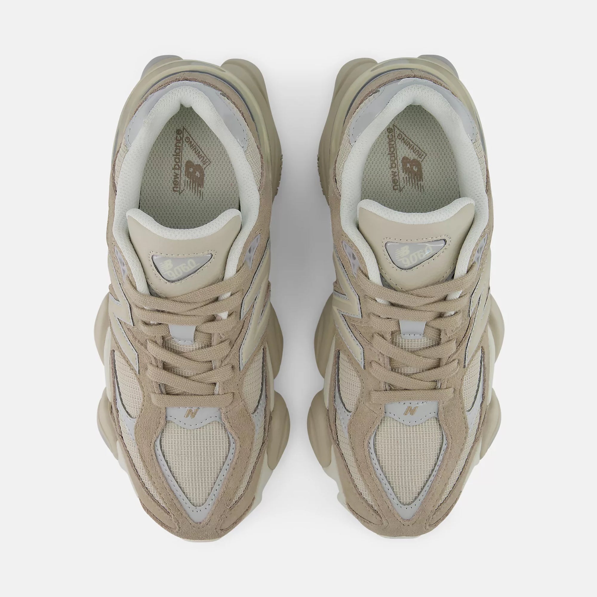 Дамски маратонки New Balance 9060 - U90608AP отгоре
