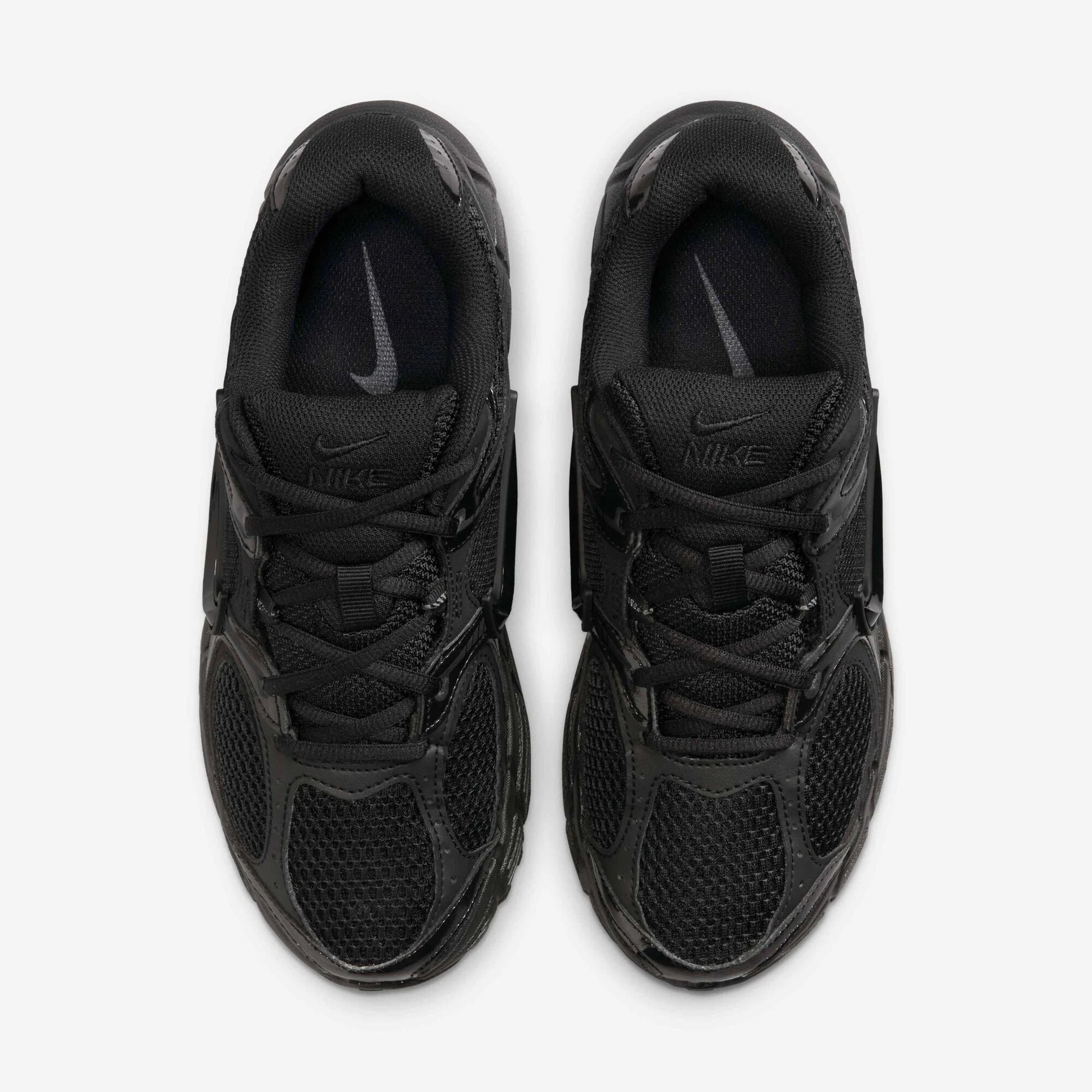 Дамски маратонки Nike V5 RNR with Reflective Accents HQ7901-001 изглед отгоре