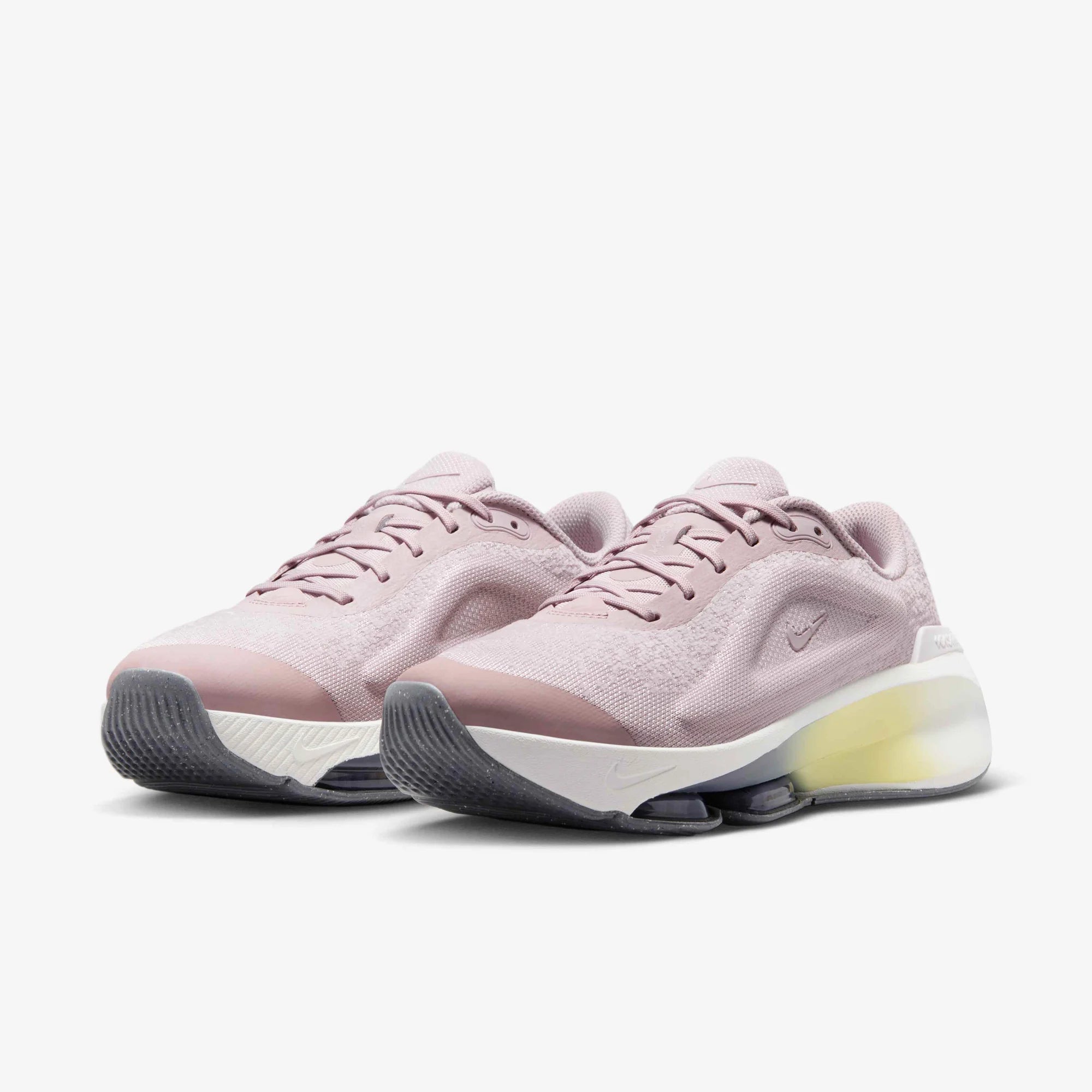 Дамски маратонки Nike Versair Workout Shoes - DZ3547-003 отпред