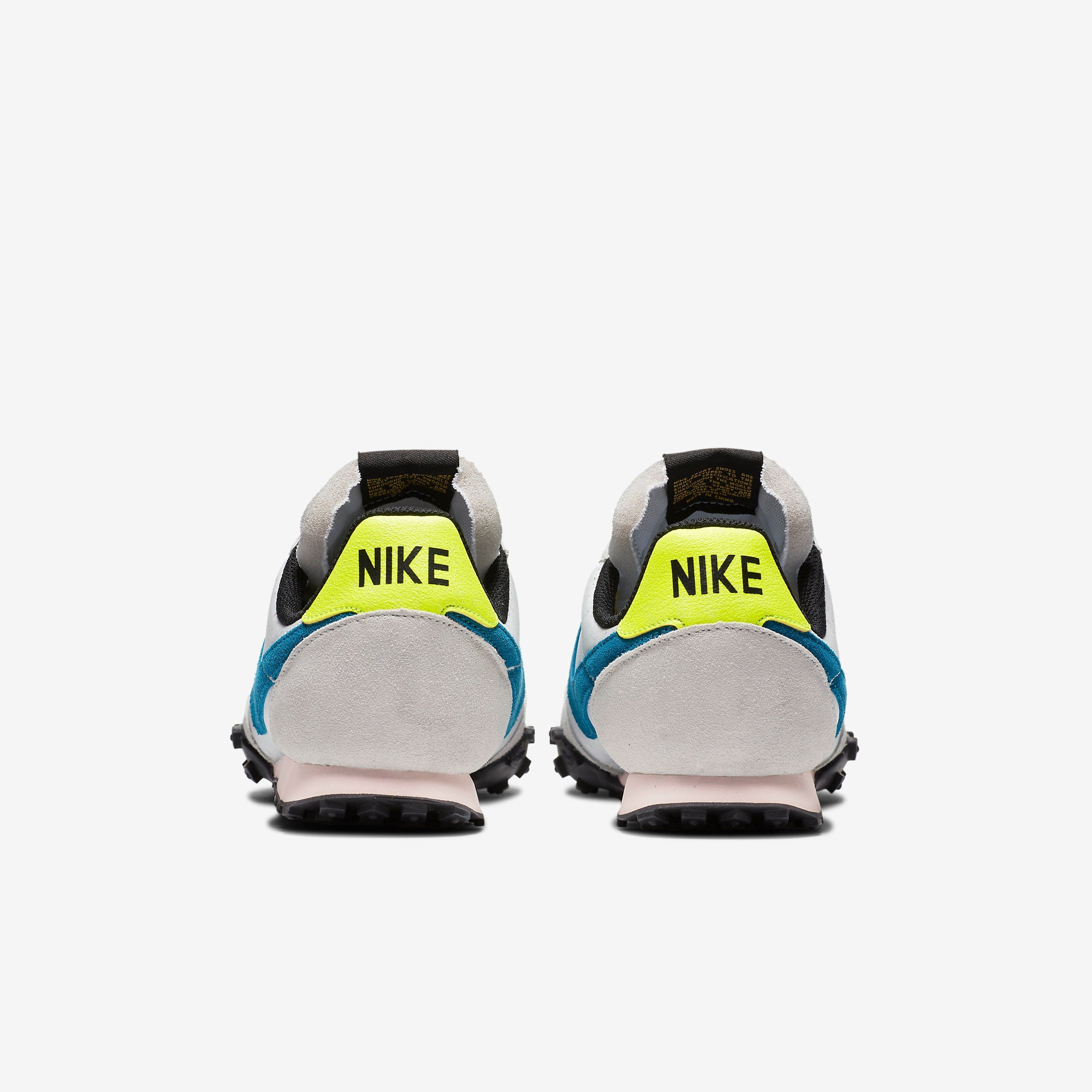 Дамски маратонки Nike Waffle Racer Worldwide Pack - DA4655-100 отзад