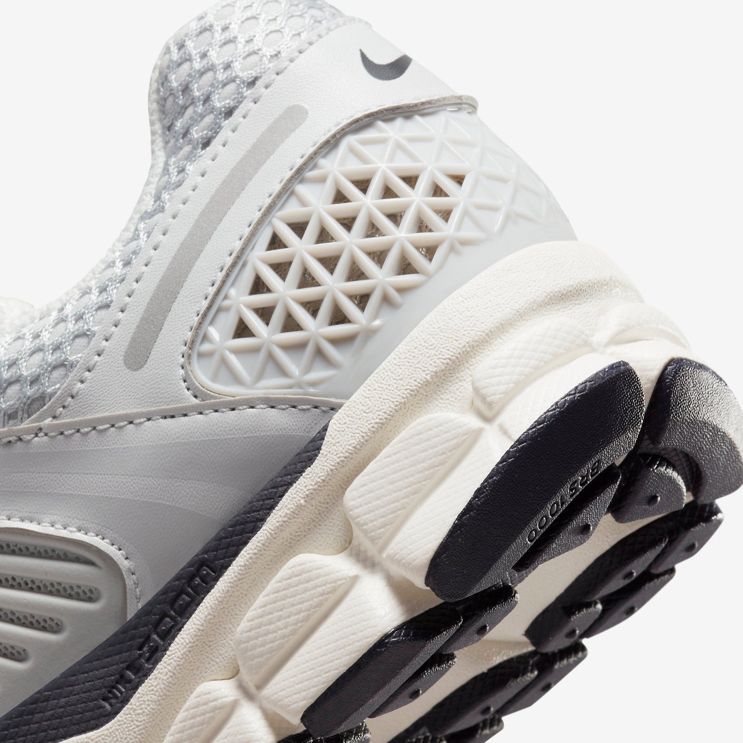 Дамски маратонки Nike Zoom Vomero 5 - Airhouse
