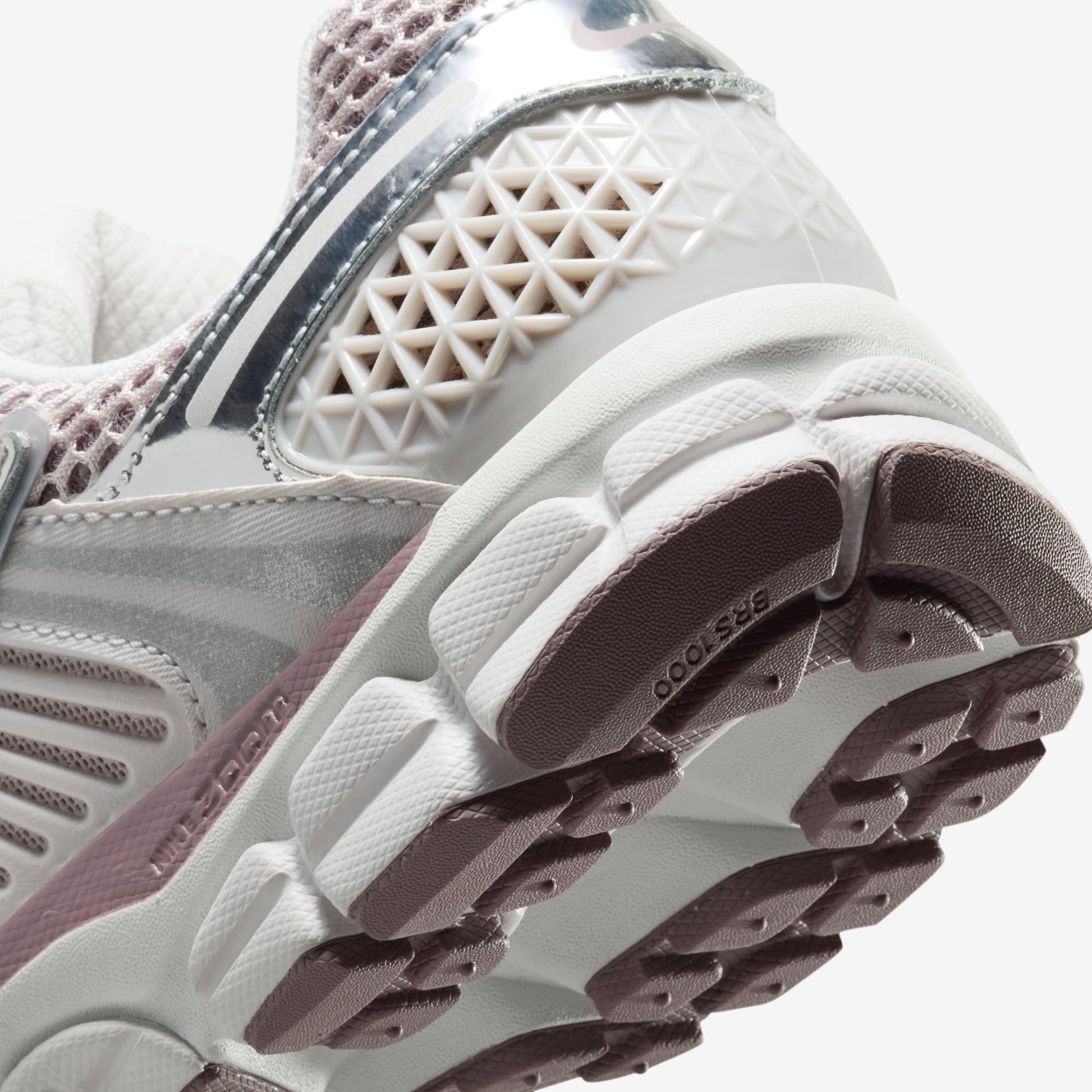 Дамски маратонки Nike Zoom Vomero 5 - Airhouse